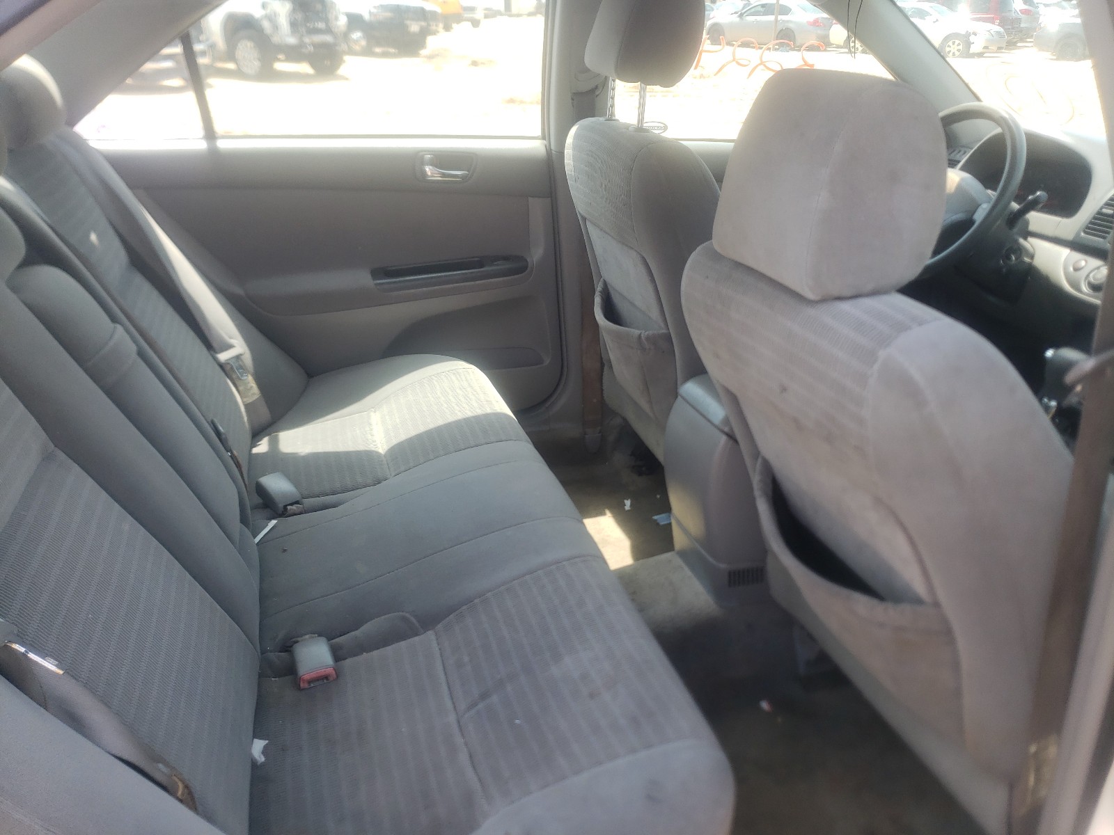 Photo 6 from auction – 2005 TOYOTA CAMRY LE with VIN 4T1BE32K75U039769