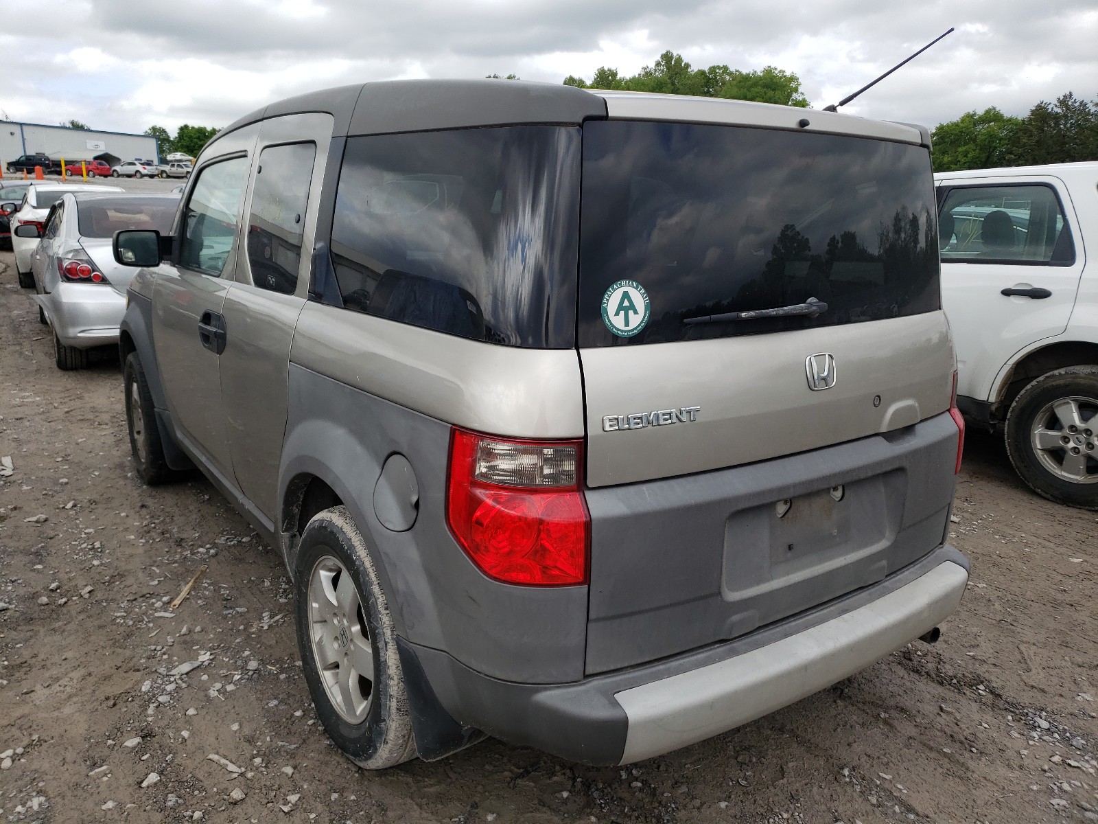 Photo 3 from auction – 2003 HONDA ELEMENT EX with VIN 5J6YH28553L012651