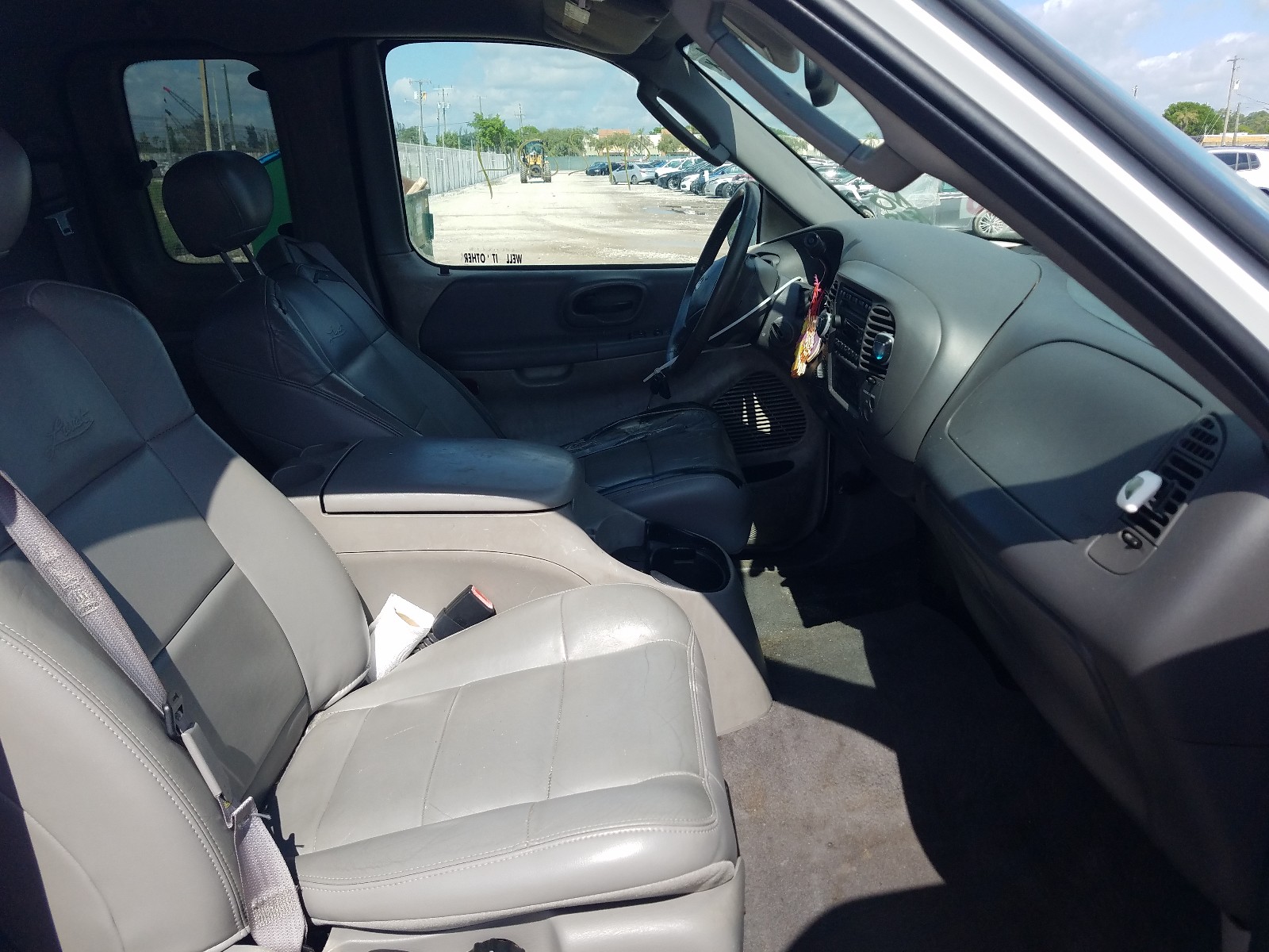 Foto 15 de la subasta – 2003 FORD F150 con VIN 1FTRX08L53KD30789