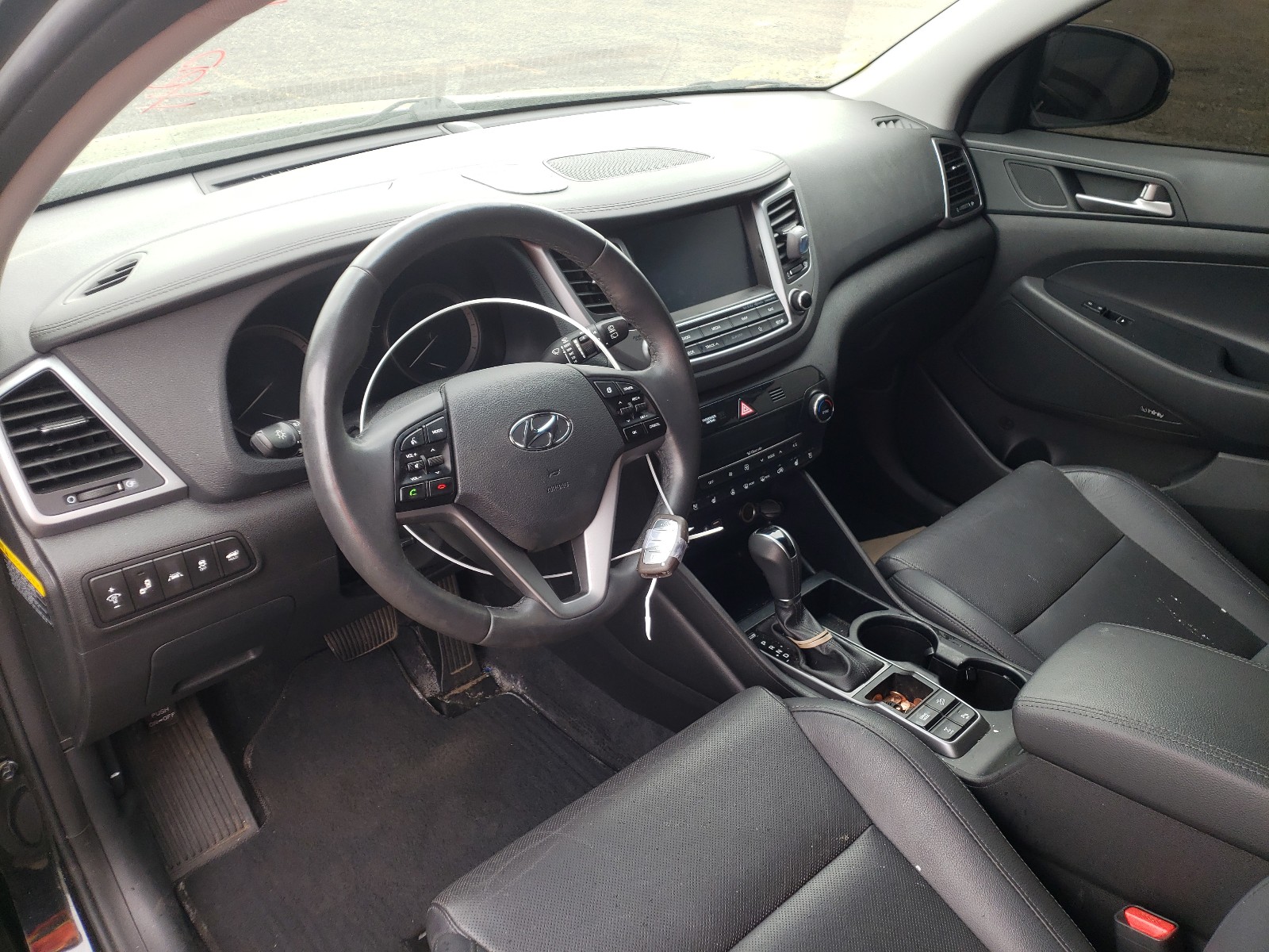 Photo 19 from auction – 2018 HYUNDAI TUCSON VAL with VIN KM8J3CA20JU627445
