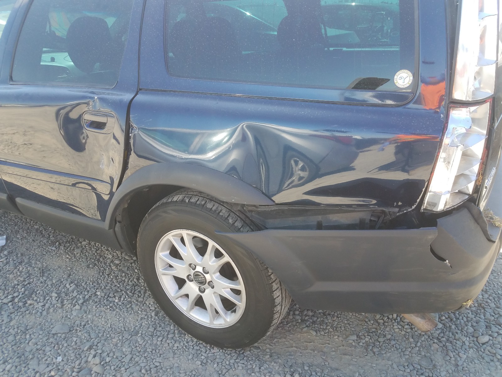 Photo 10 from auction – 2004 VOLVO XC70 with VIN YV1SZ59H341137495