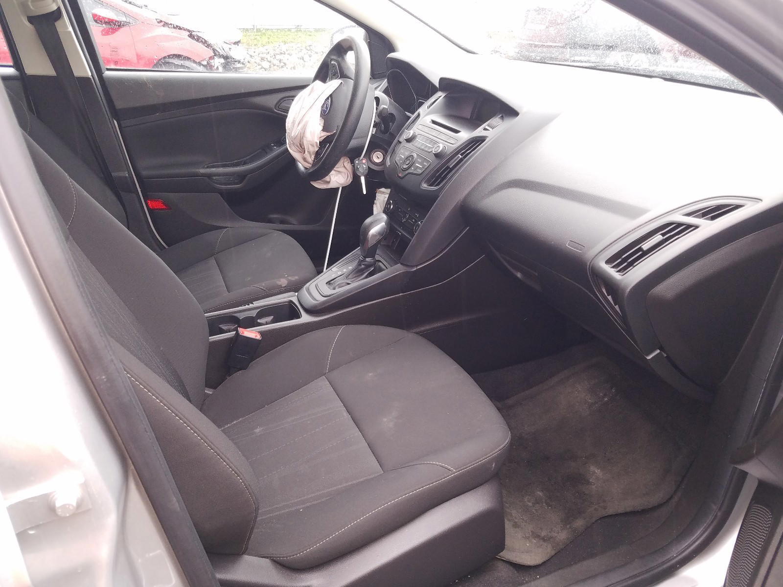 Photo 5 from auction – 2016 FORD FOCUS S with VIN 1FADP3E2XGL295602