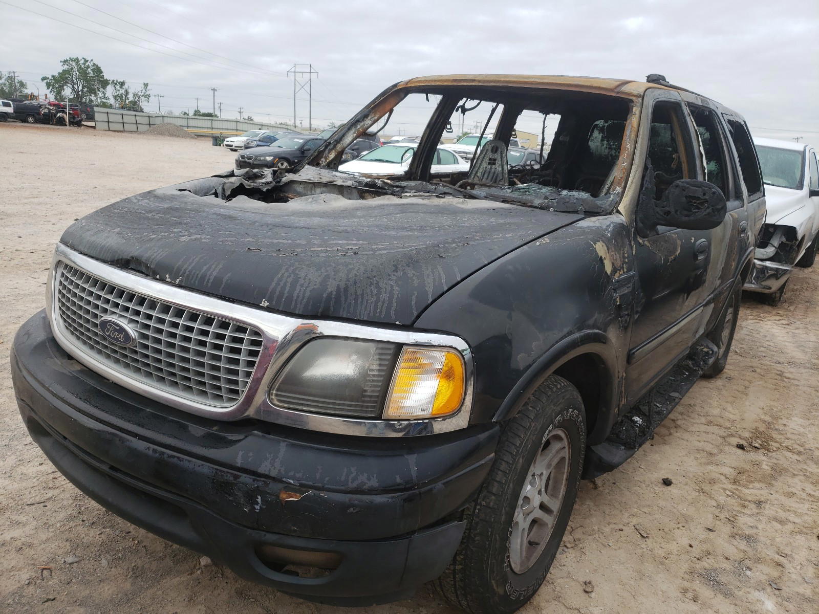 Photo 2 from auction – 2001 FORD EXPEDITION with VIN 1FMRU15W21LB33739