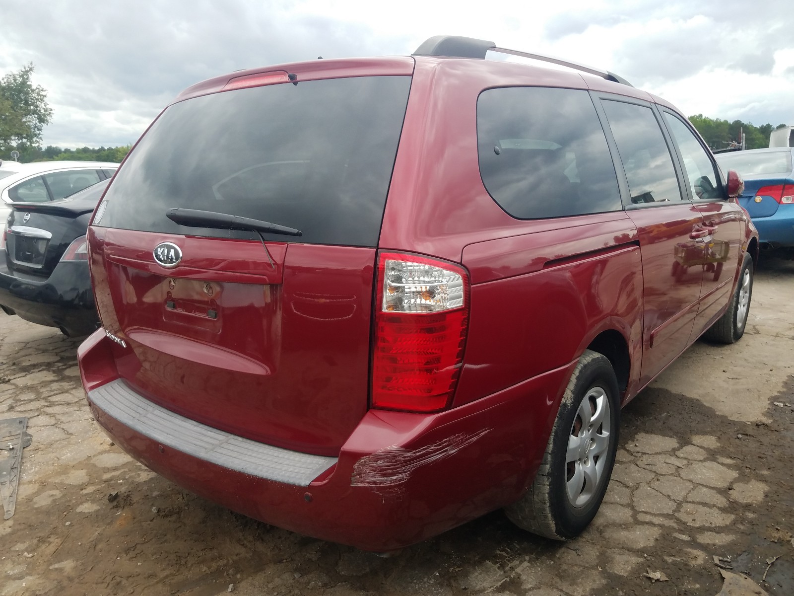 Photo 4 from auction – 2010 KIA SEDONA LX with VIN KNDMG4C32A6338038