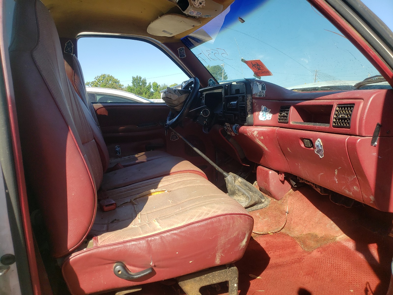 Photo 5 from auction – 1994 DODGE RAM 1500 with VIN 1B7HC16Y2RS553179