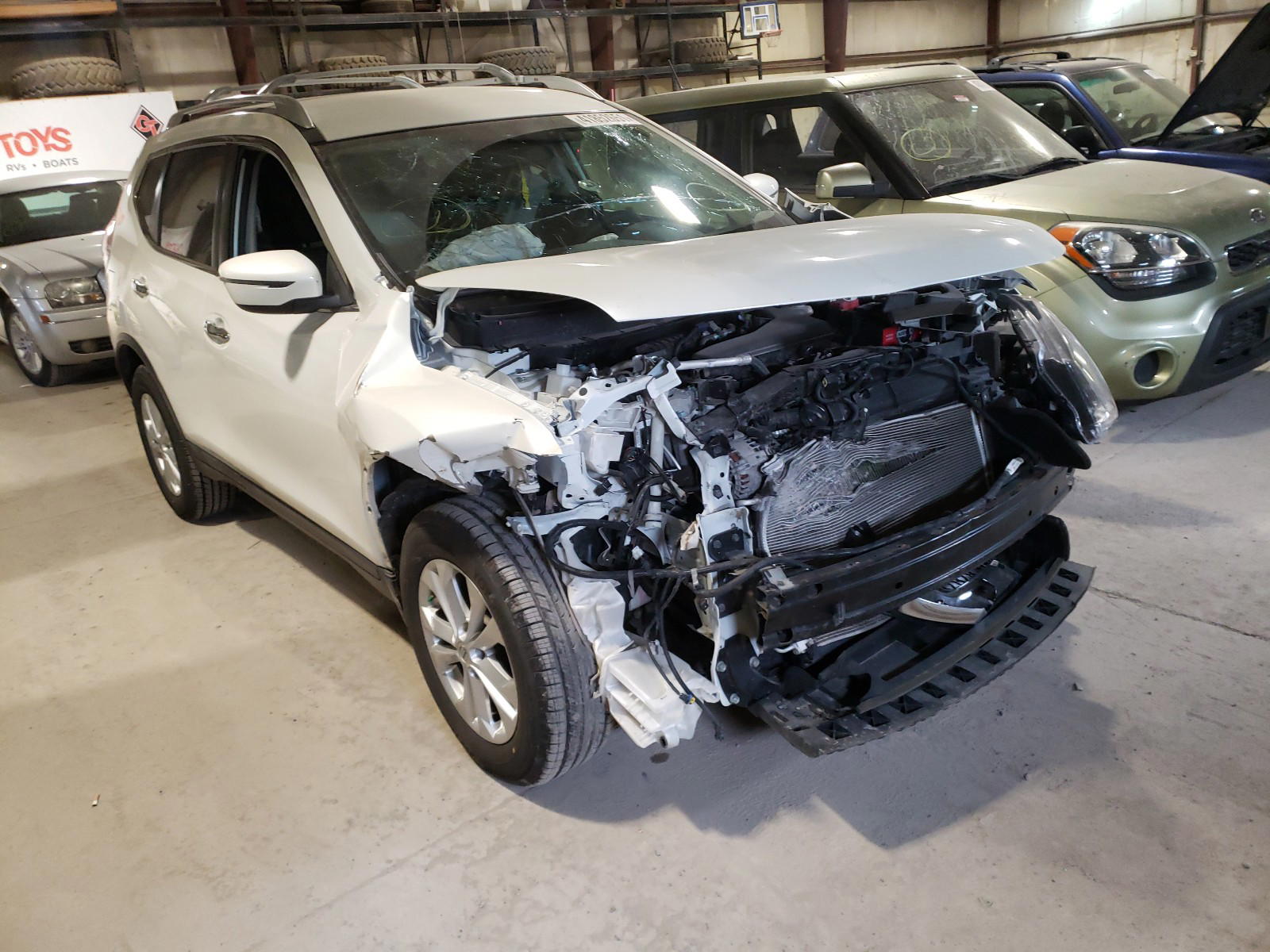 NISSAN ROGUE S 2016 with VIN KNMAT2MV8GP656560 - Photo from auction
