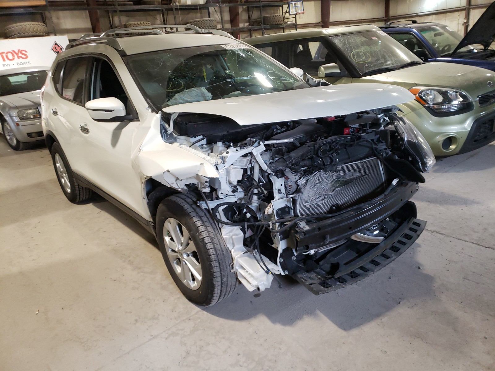 NISSAN ROGUE S 2016 z numerem VIN KNMAT2MV8GP656560 - Zdjęcie z aukcji