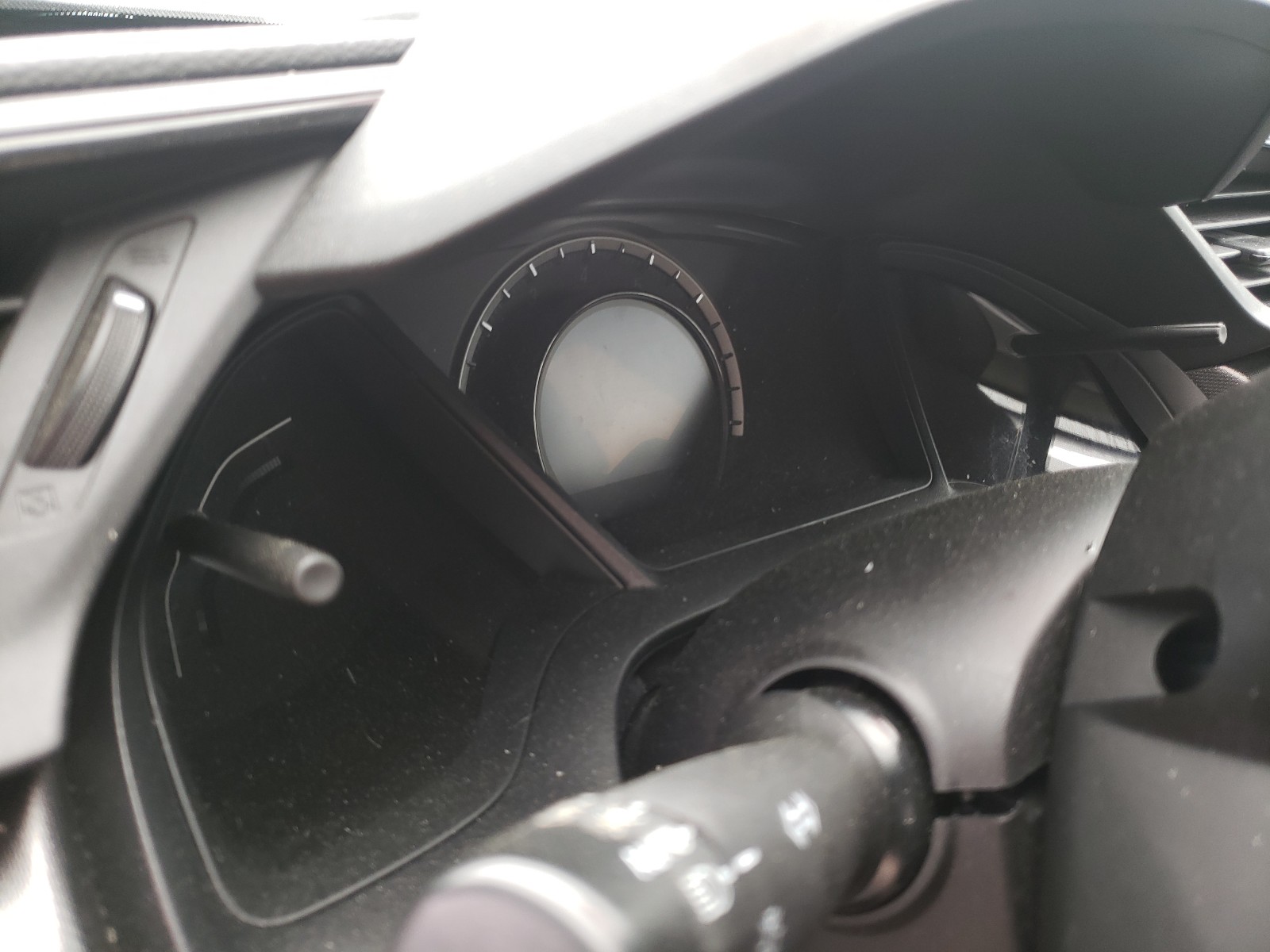 Photo 8 from auction – 2016 HONDA CIVIC LX with VIN 2HGFC2F55GH551614