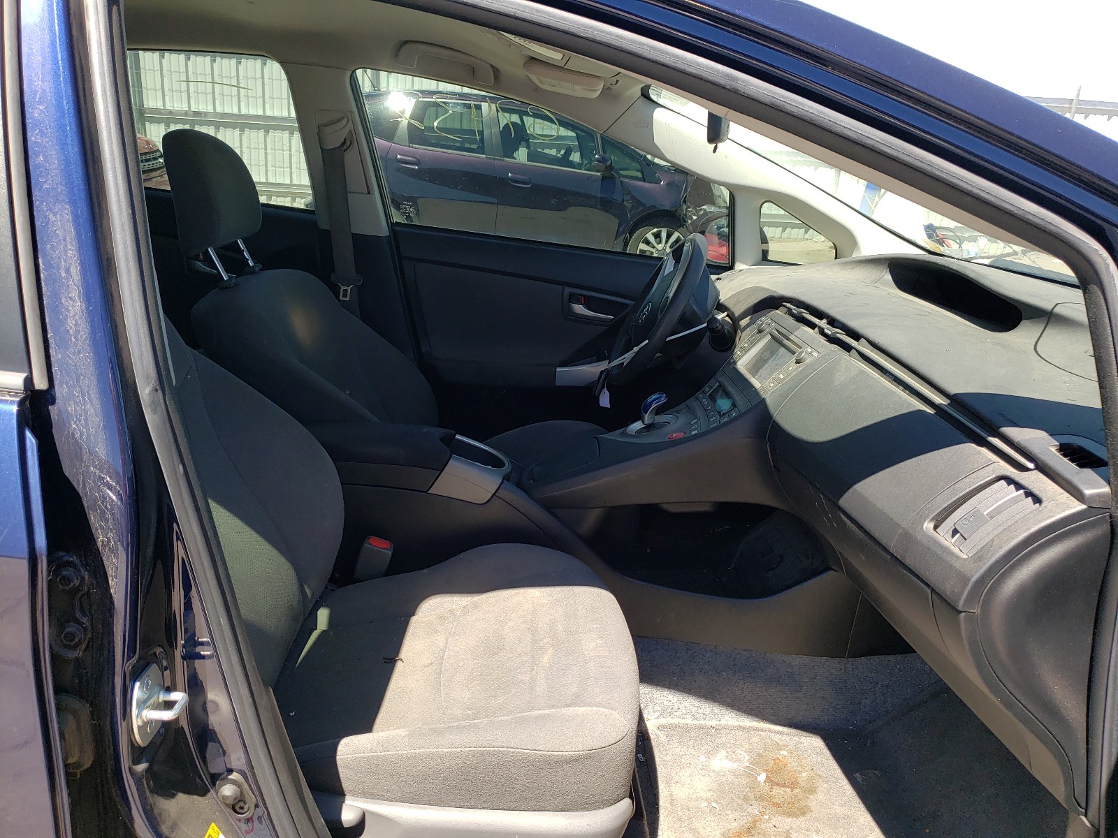 Photo 5 from auction – 2014 TOYOTA PRIUS with VIN JTDKN3DU7E0379269