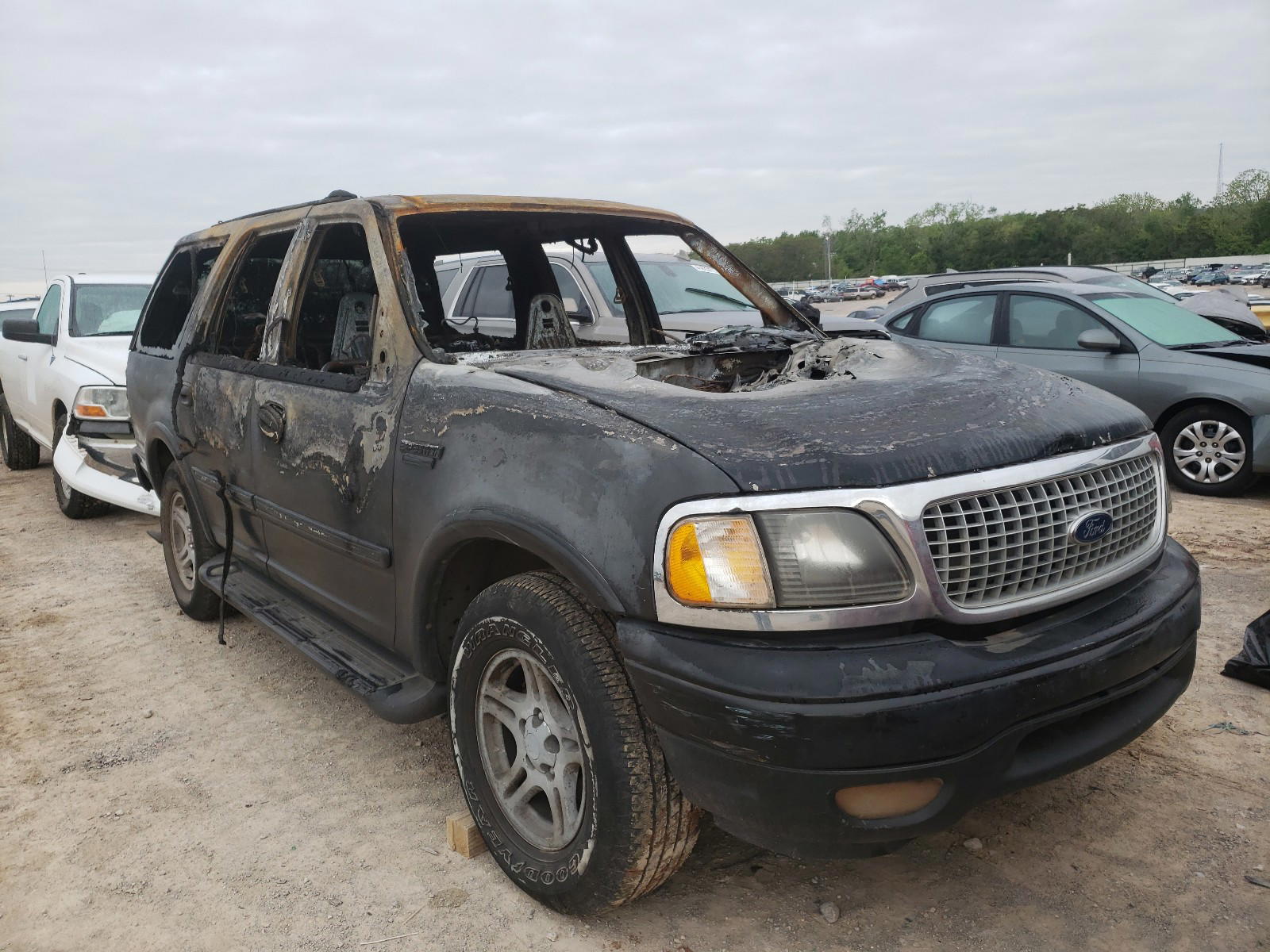 FORD EXPEDITION 2001 with VIN 1FMRU15W21LB33739 - Photo from auction