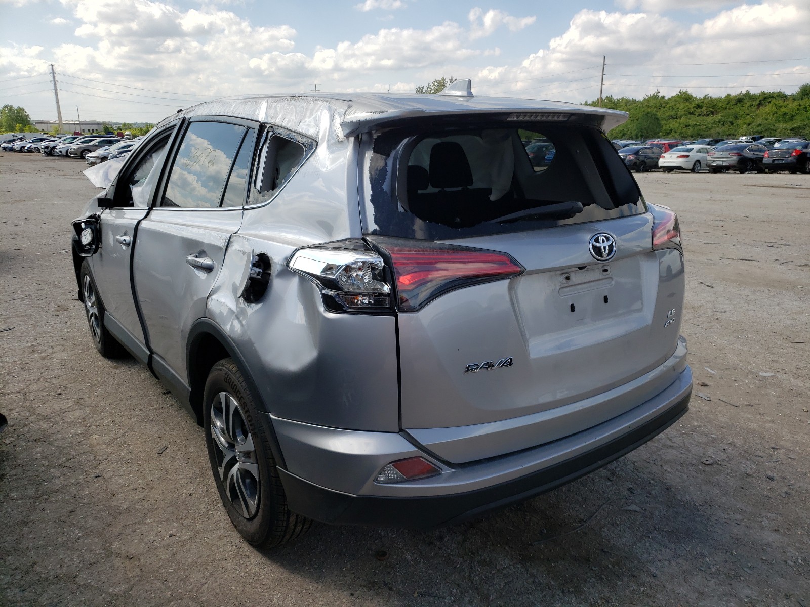 Photo 3 from auction – 2017 TOYOTA RAV4 LE with VIN 2T3BFREVXHW670923