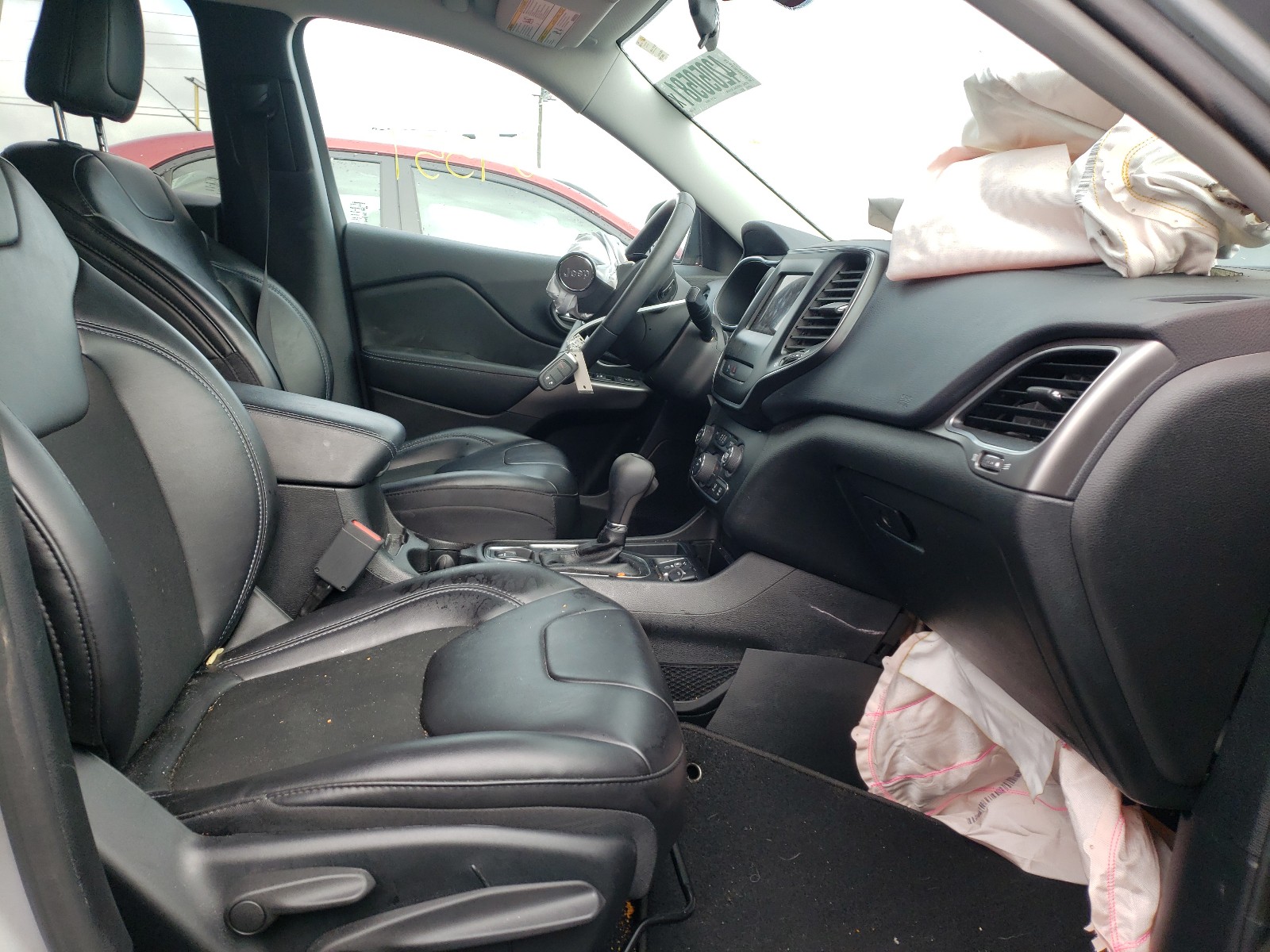 Photo 5 from auction – 2019 JEEP CHEROKEE L with VIN 1C4PJLLX5KD264459