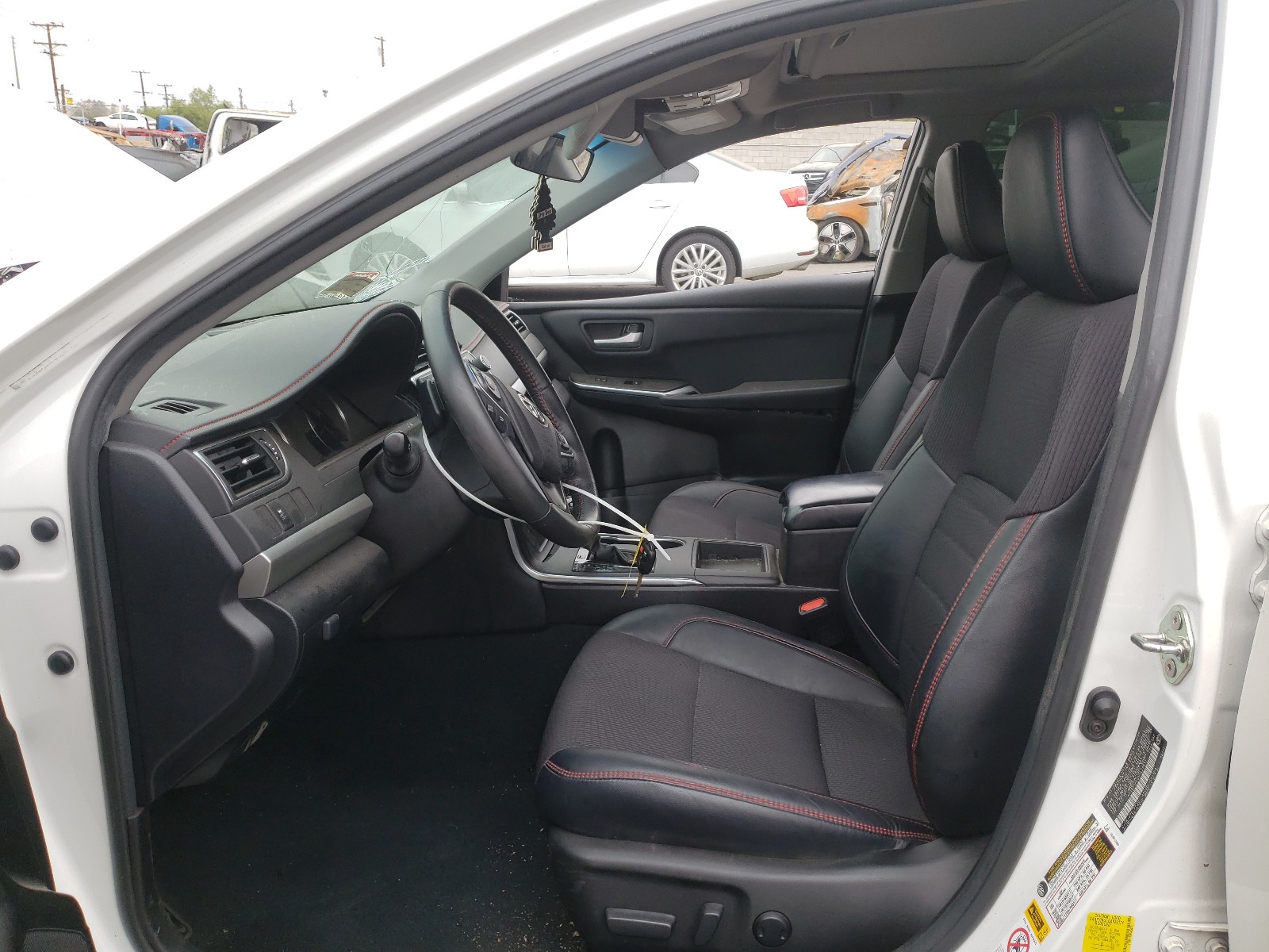 Photo 5 from auction – 2017 TOYOTA CAMRY LE with VIN 4T1BF1FK0HU429631