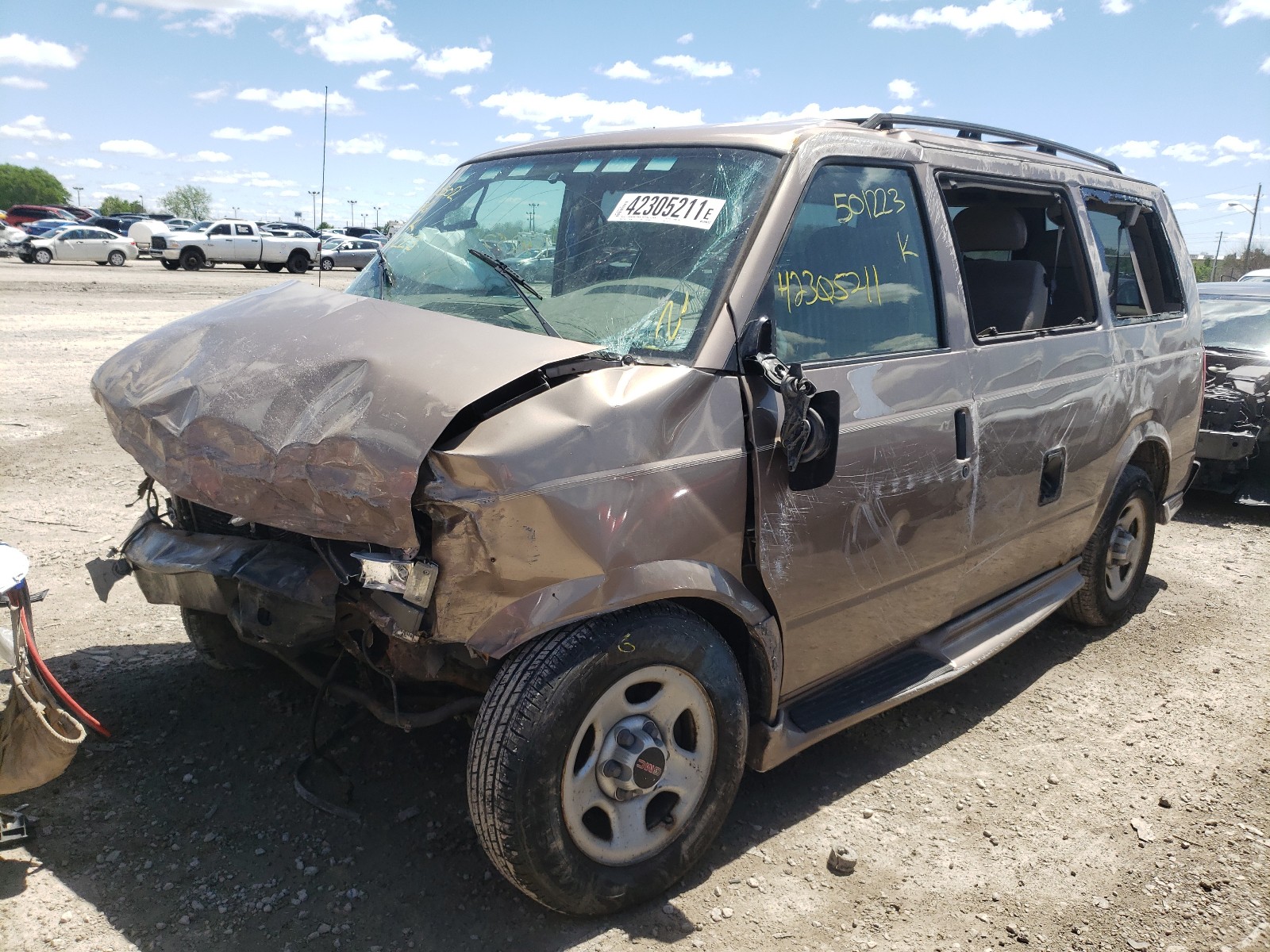 Photo 2 from auction – 2003 GMC SAFARI XT with VIN 1GKDM19X23B501223