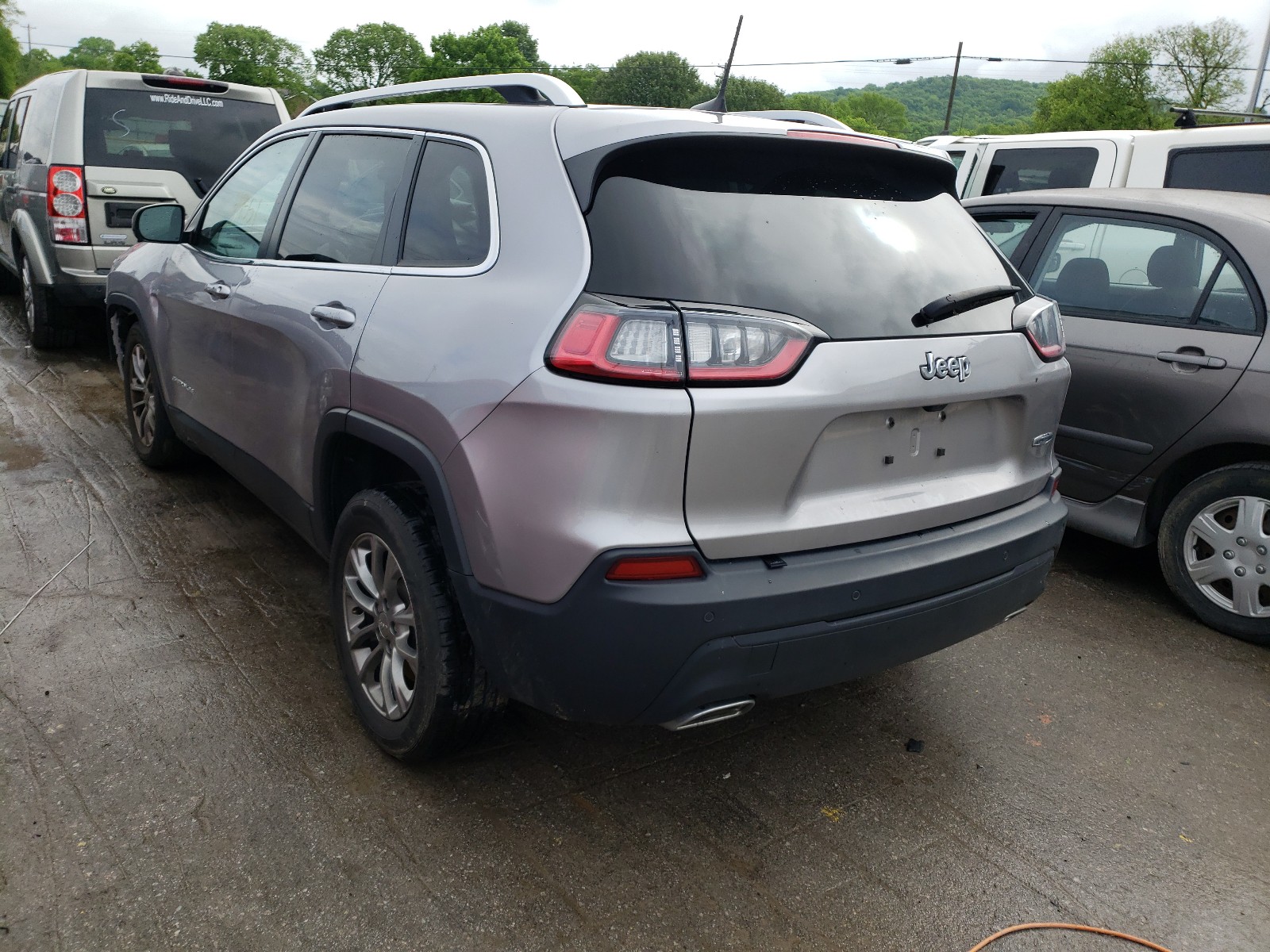 Photo 3 from auction – 2019 JEEP CHEROKEE L with VIN 1C4PJLLX5KD264459