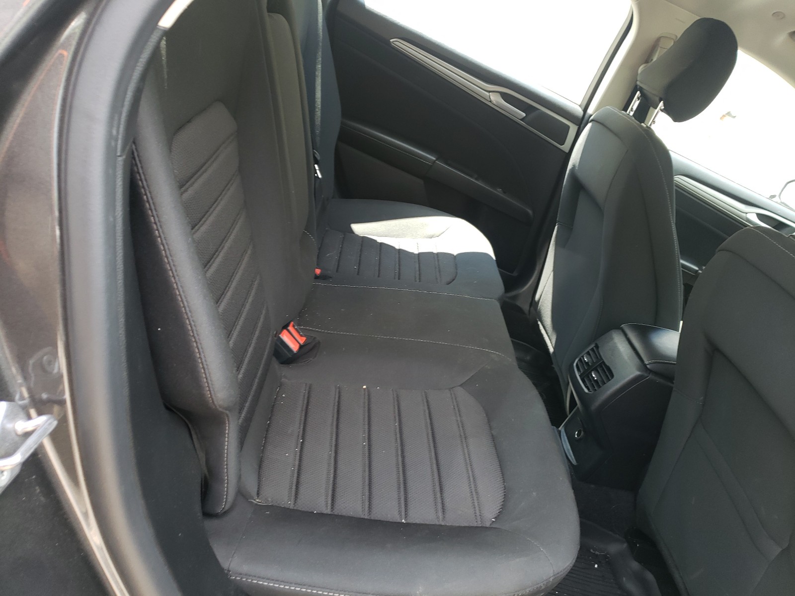 Photo 6 from auction – 2020 FORD FUSION SE with VIN 3FA6P0LU0LR163374