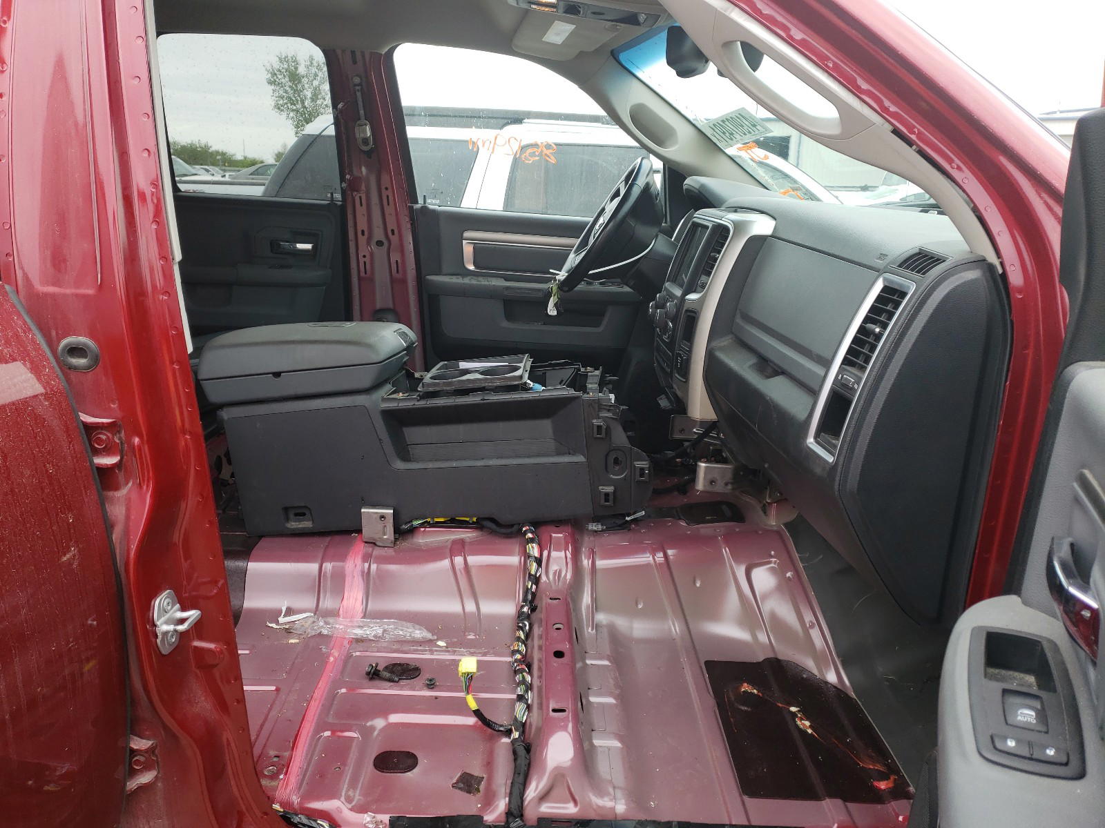 Photo 5 from auction – 2014 RAM 1500 SLT with VIN 1C6RR7GTXES425587