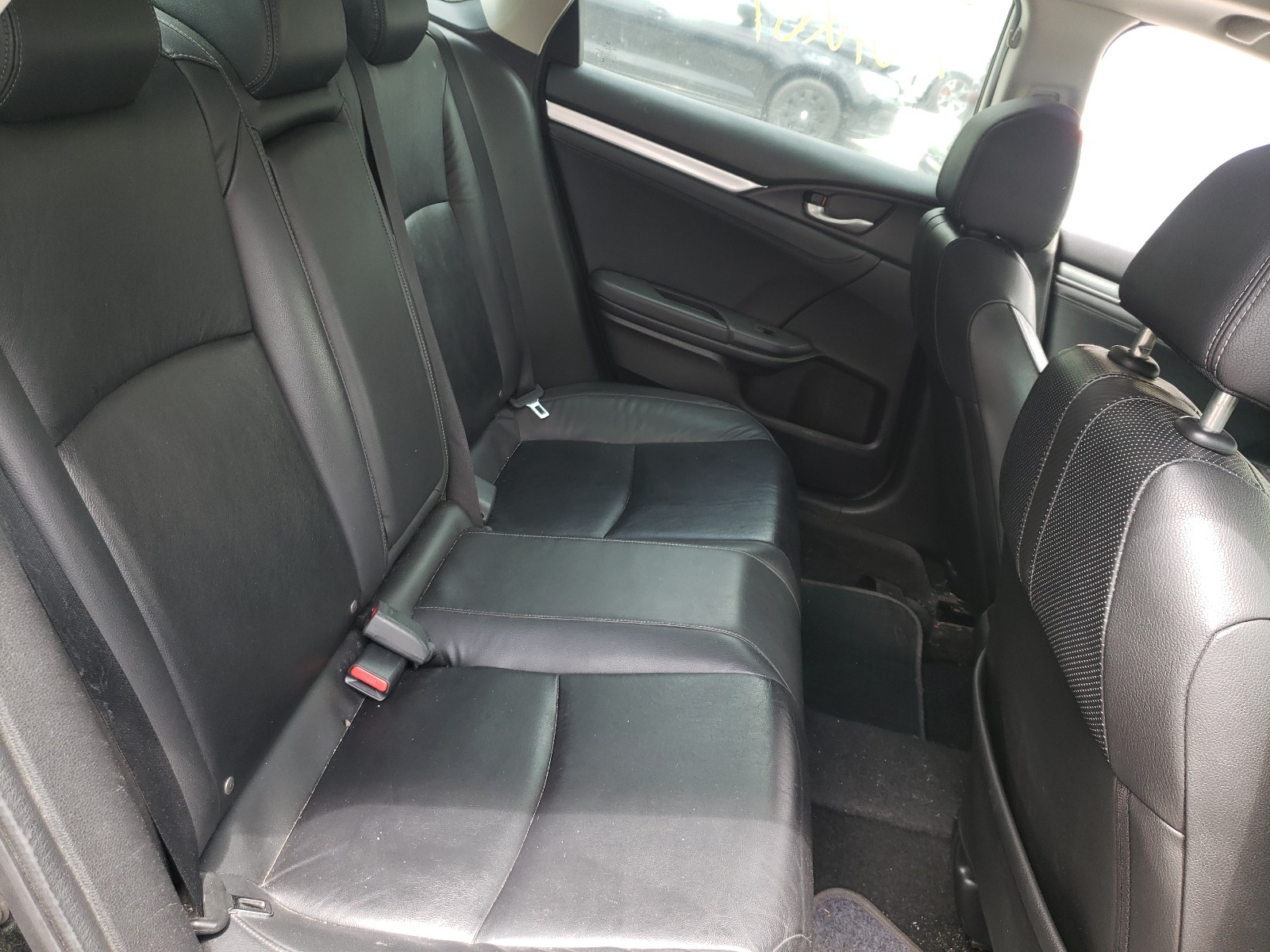 Photo 6 from auction – 2016 HONDA CIVIC EXL with VIN 19XFC1F77GE000431