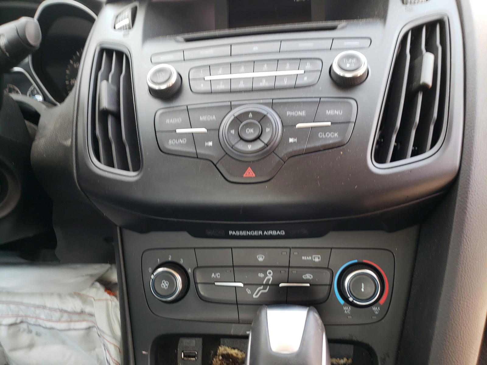 Photo 9 from auction – 2015 FORD FOCUS SE with VIN 1FADP3F21FL219862