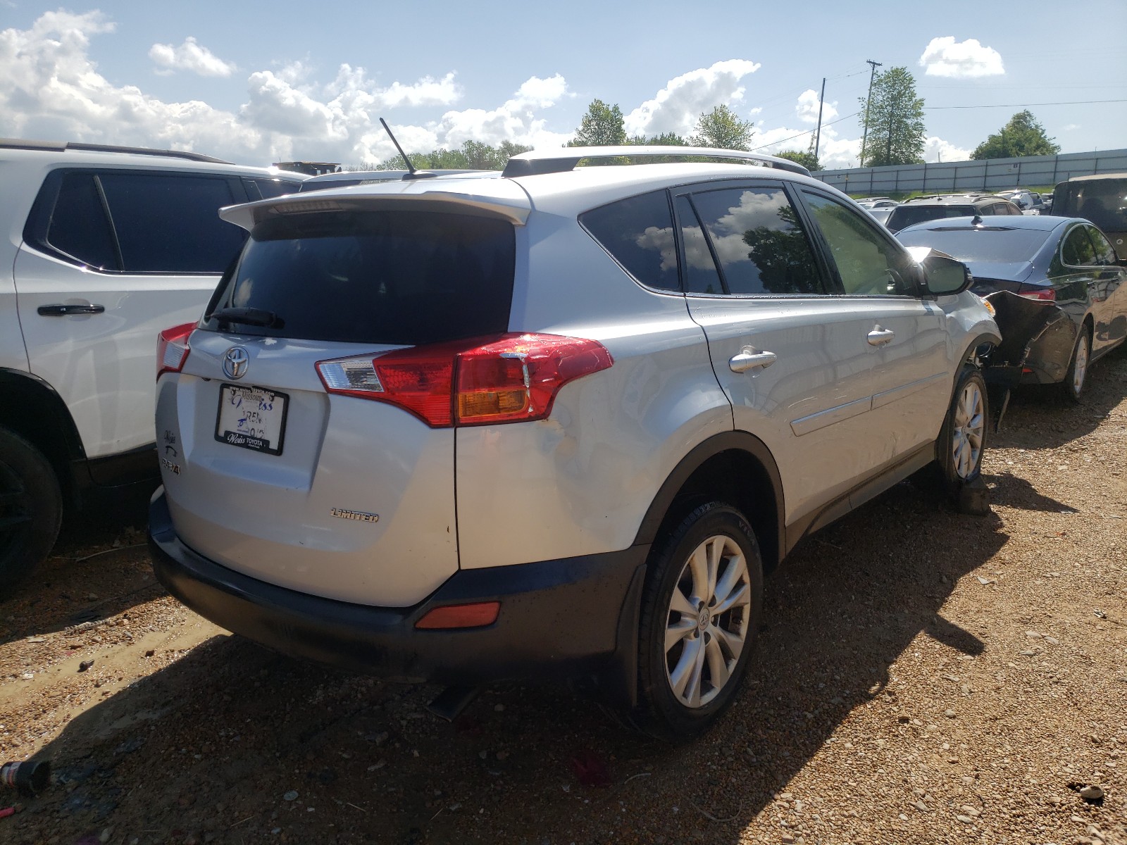 Zdjęcie 4 z aukcji – 2015 TOYOTA RAV4 LIMIT z VIN JTMYFREV2FD072474