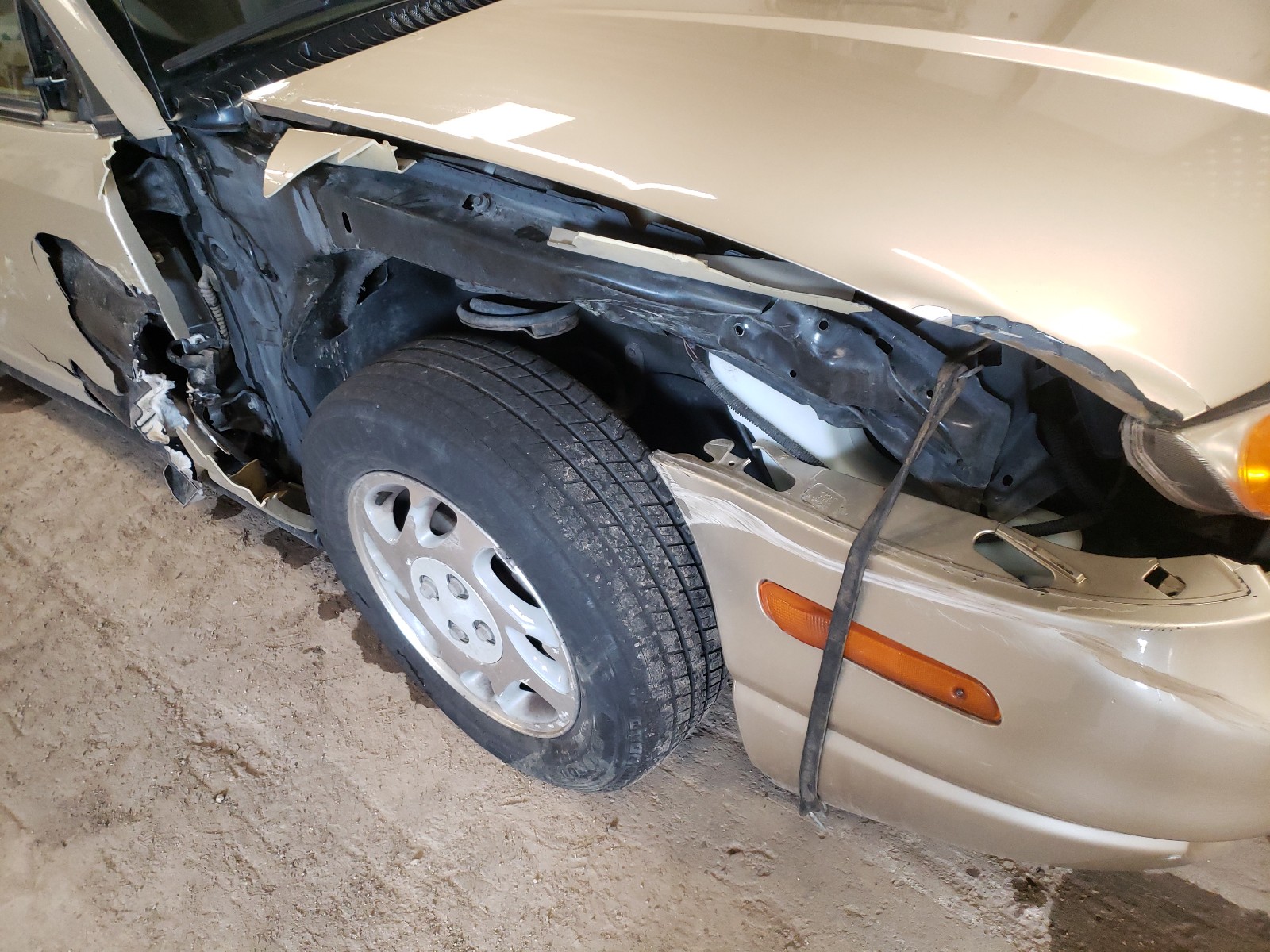 Photo 9 from auction – 2000 SATURN SL2 with VIN 1G8ZK5279YZ250895