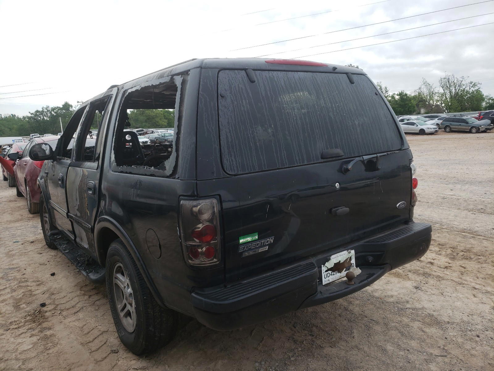 Photo 3 from auction – 2001 FORD EXPEDITION with VIN 1FMRU15W21LB33739