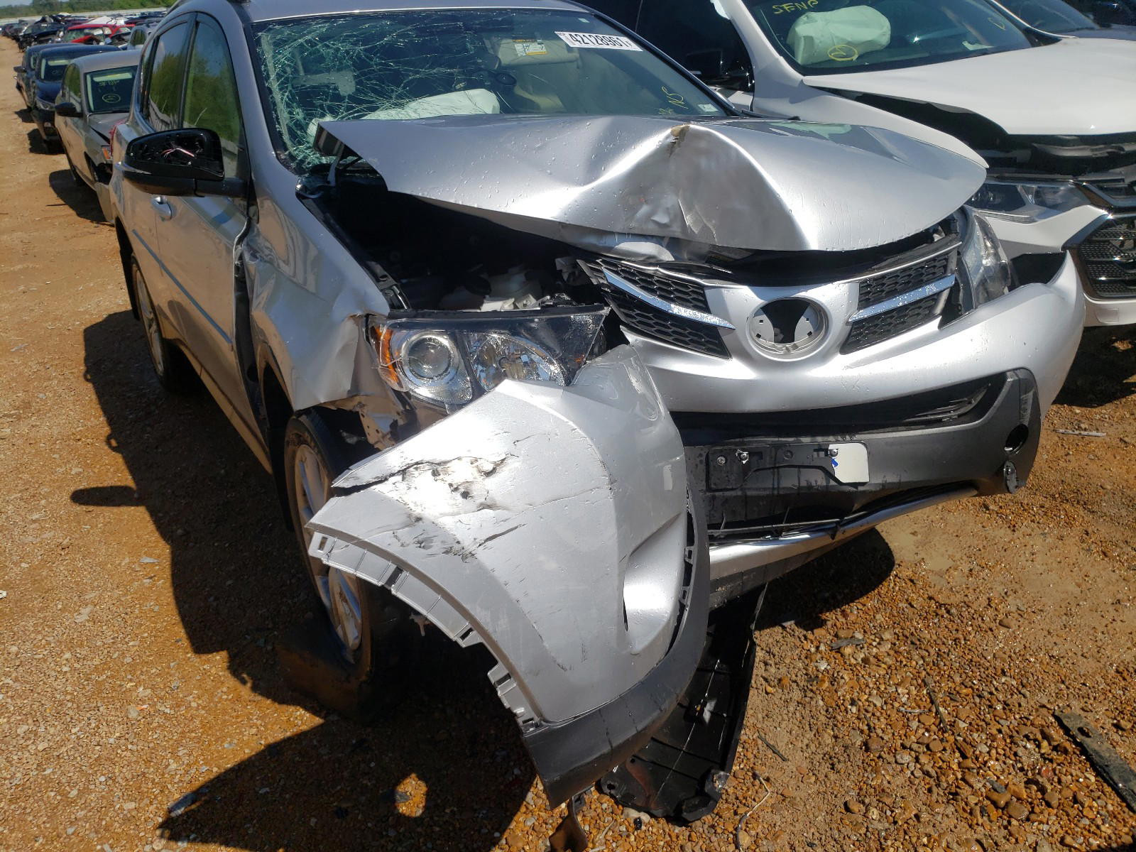 Photo 9 from auction – 2015 TOYOTA RAV4 LIMIT with VIN JTMYFREV2FD072474