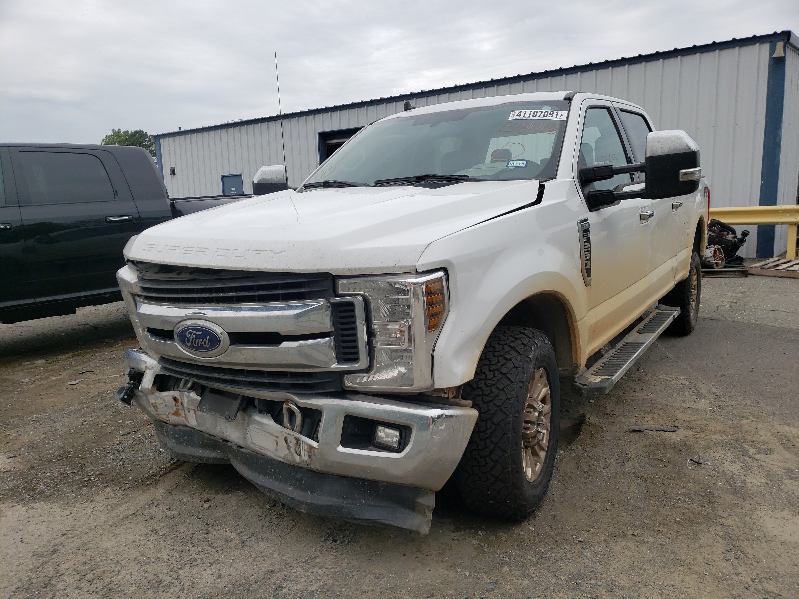 Photo 2 from auction – 2019 FORD F250 SUPER with VIN 1FT7W2B63KEE51018