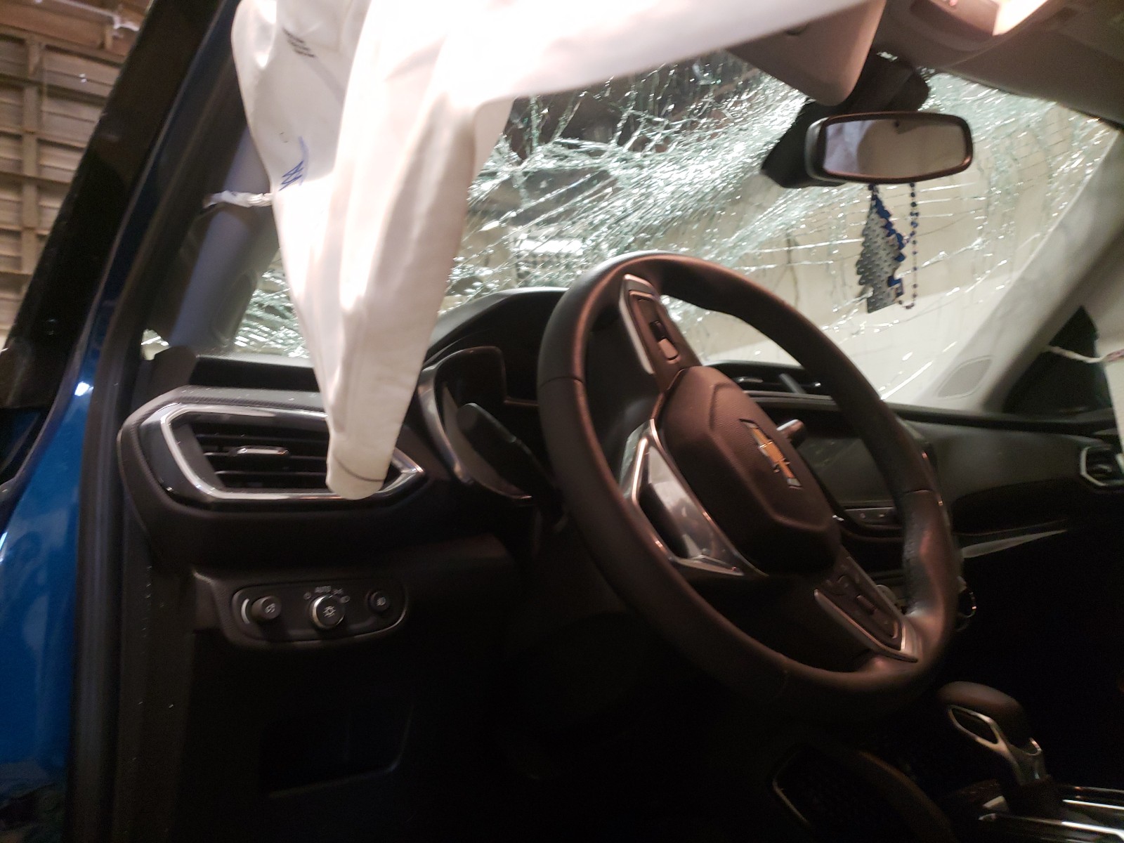 Photo 8 from auction – 2021 CHEVROLET TRAILBLAZE with VIN KL79MRSL1MB060593