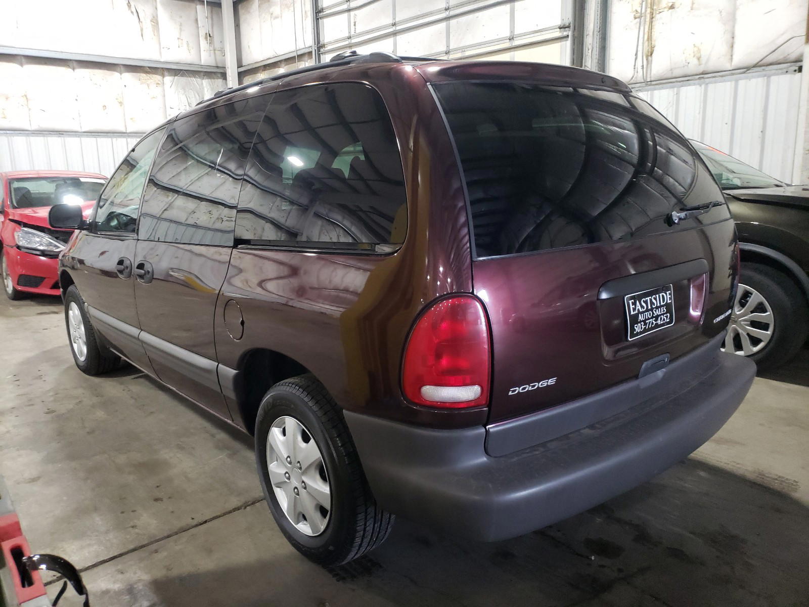Photo 3 from auction – 1996 DODGE CARAVAN SE with VIN 2B4GP4531TR611506