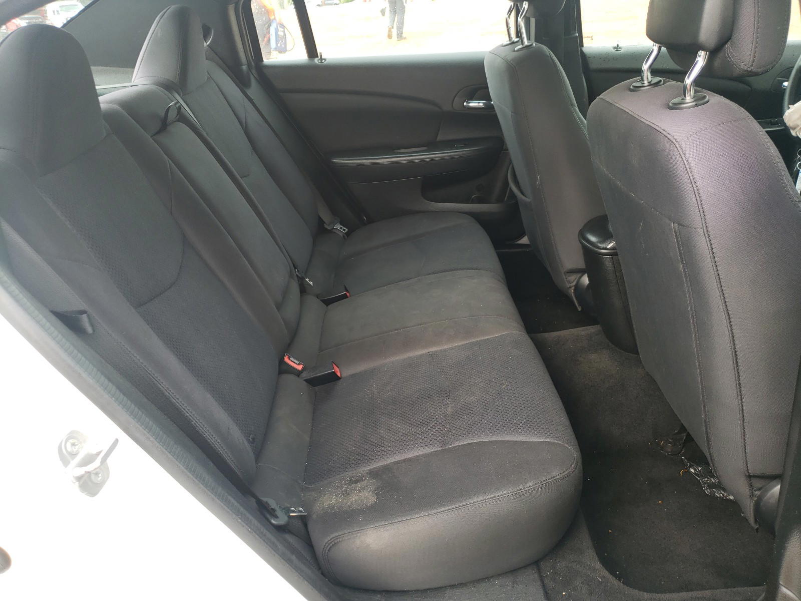 Photo 6 from auction – 2014 CHRYSLER 200 LX with VIN 1C3CCBAB5EN142682