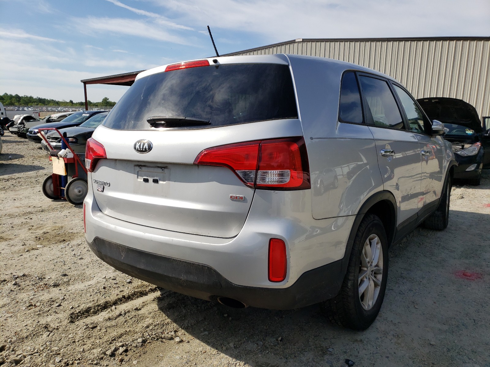 Photo 4 from auction – 2014 KIA SORENTO LX with VIN 5XYKT3A69EG507162