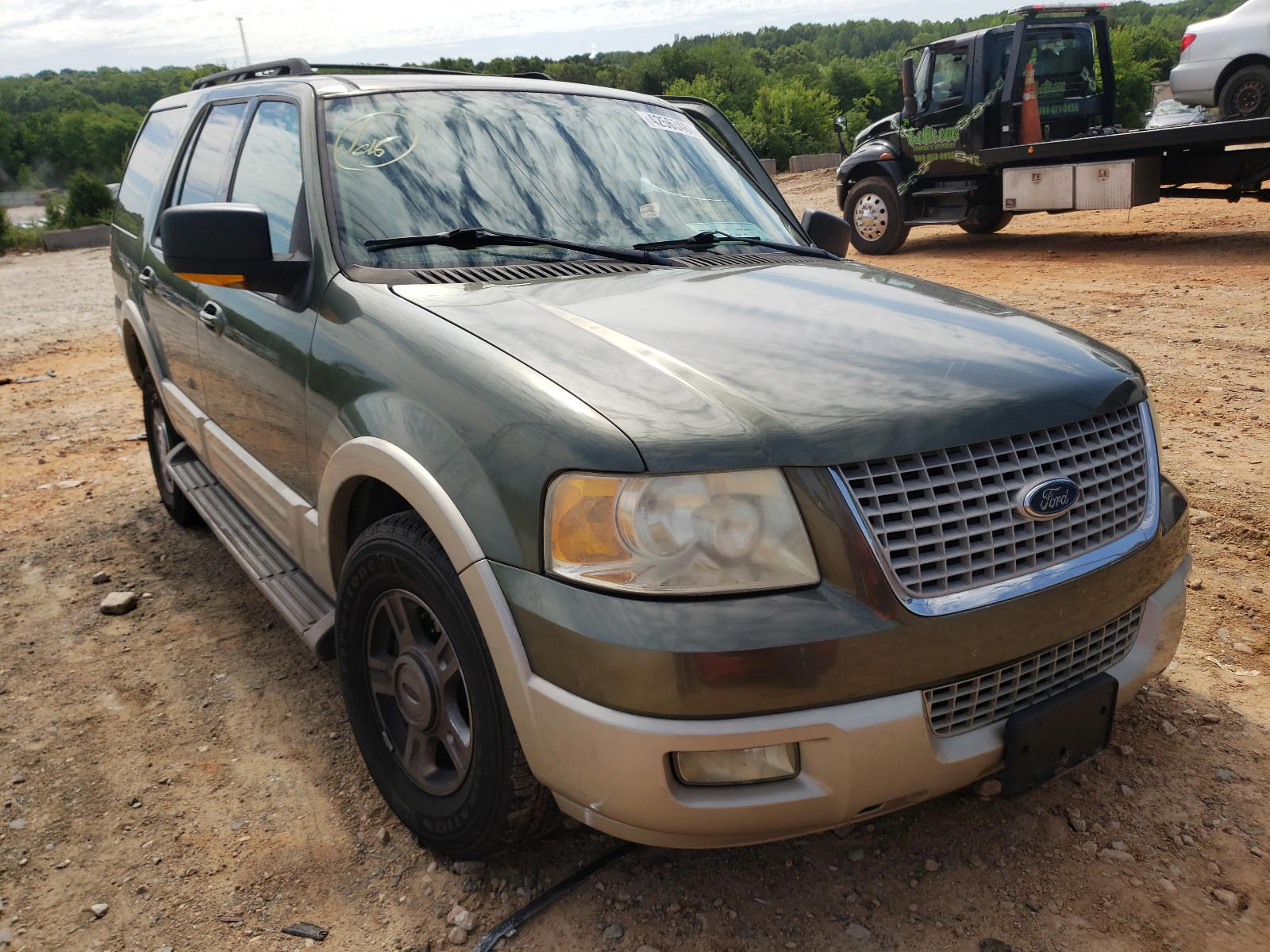FORD EXPEDITION 2005 with VIN 1FMFU175X5LB12943 - Photo from auction