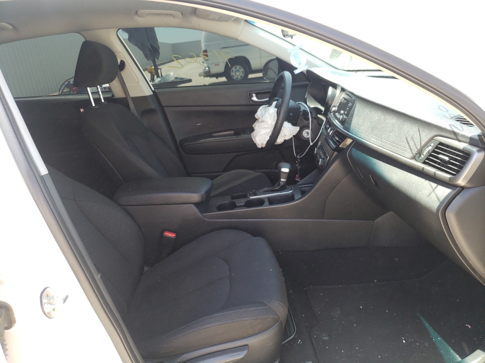 Photo 5 from auction – 2017 KIA OPTIMA LX with VIN KNAGT4L34H5155388