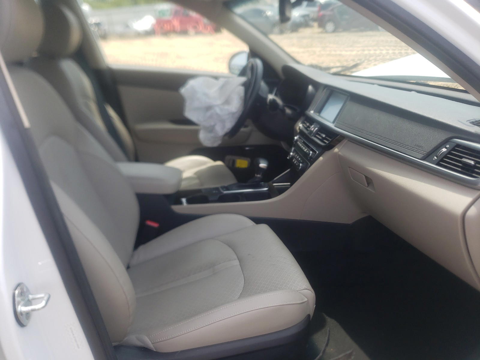 Photo 5 from auction – 2016 KIA OPTIMA EX with VIN 5XXGU4L37GG013000