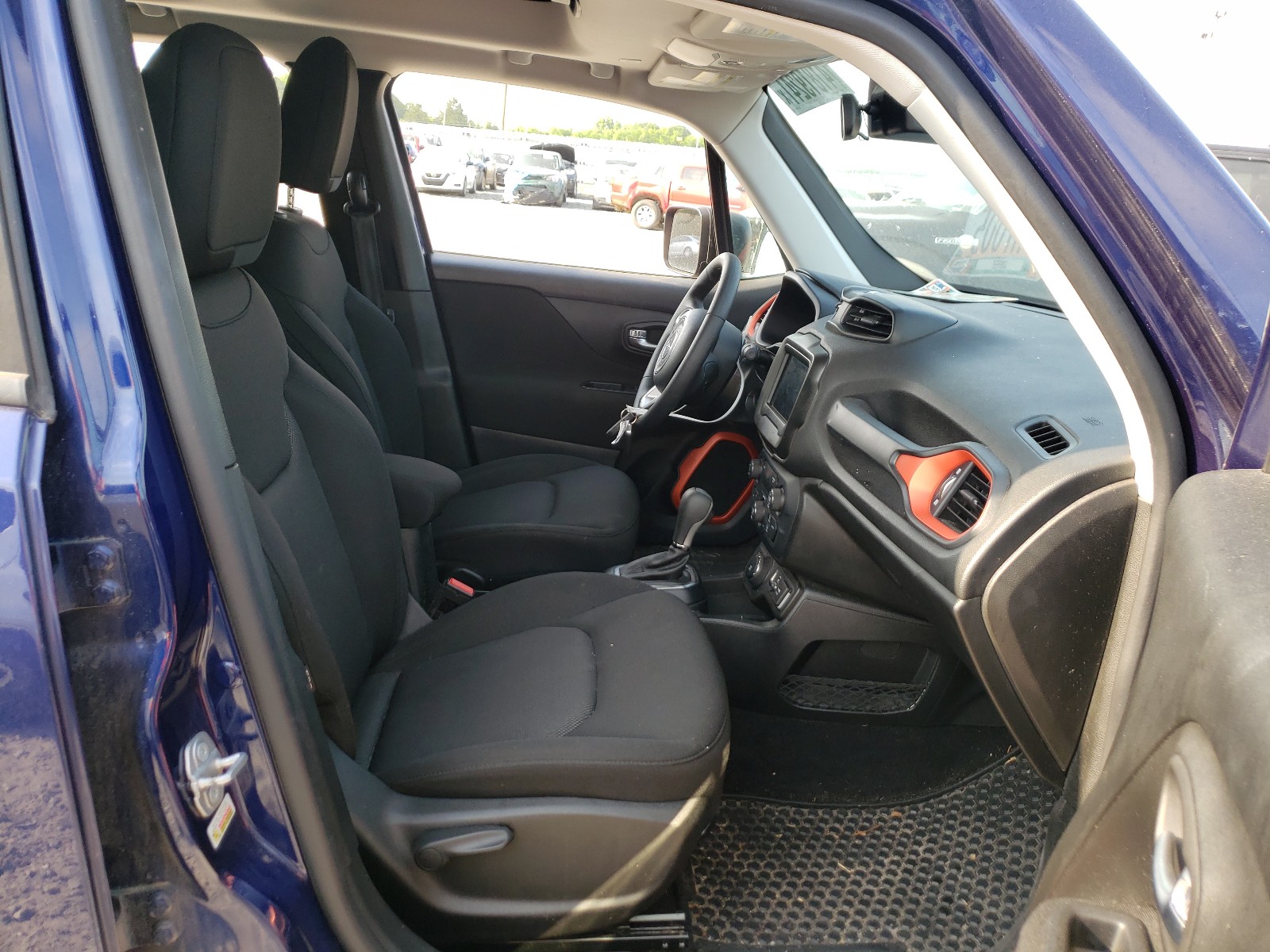 Photo 5 from auction – 2018 JEEP RENEGADE S with VIN ZACCJBAB3JPH58707