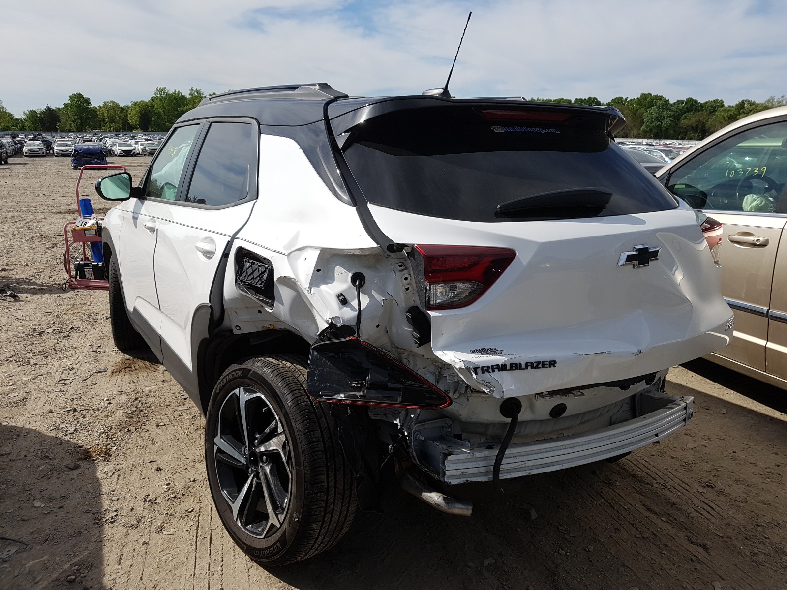 Photo 3 from auction – 2021 CHEVROLET TRAILBLAZE with VIN KL79MTSL8MB004566