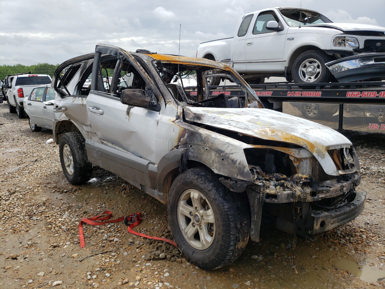 KIA SORENTO EX 2006 with VIN KNDJD733665643729 - Photo from auction