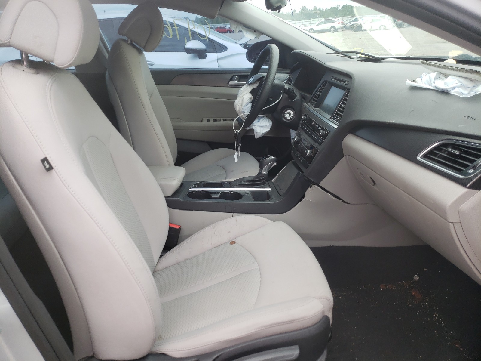 Photo 5 from auction – 2016 HYUNDAI SONATA SPO with VIN 5NPE34AF6GH272914