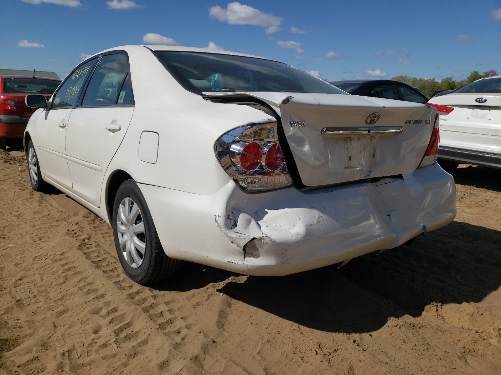 Photo 3 from auction – 2005 TOYOTA CAMRY LE with VIN 4T1BE32K65U402840