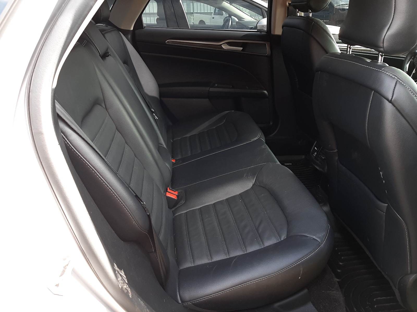 Photo 6 from auction – 2018 FORD FUSION SE with VIN 3FA6P0HD3JR203159