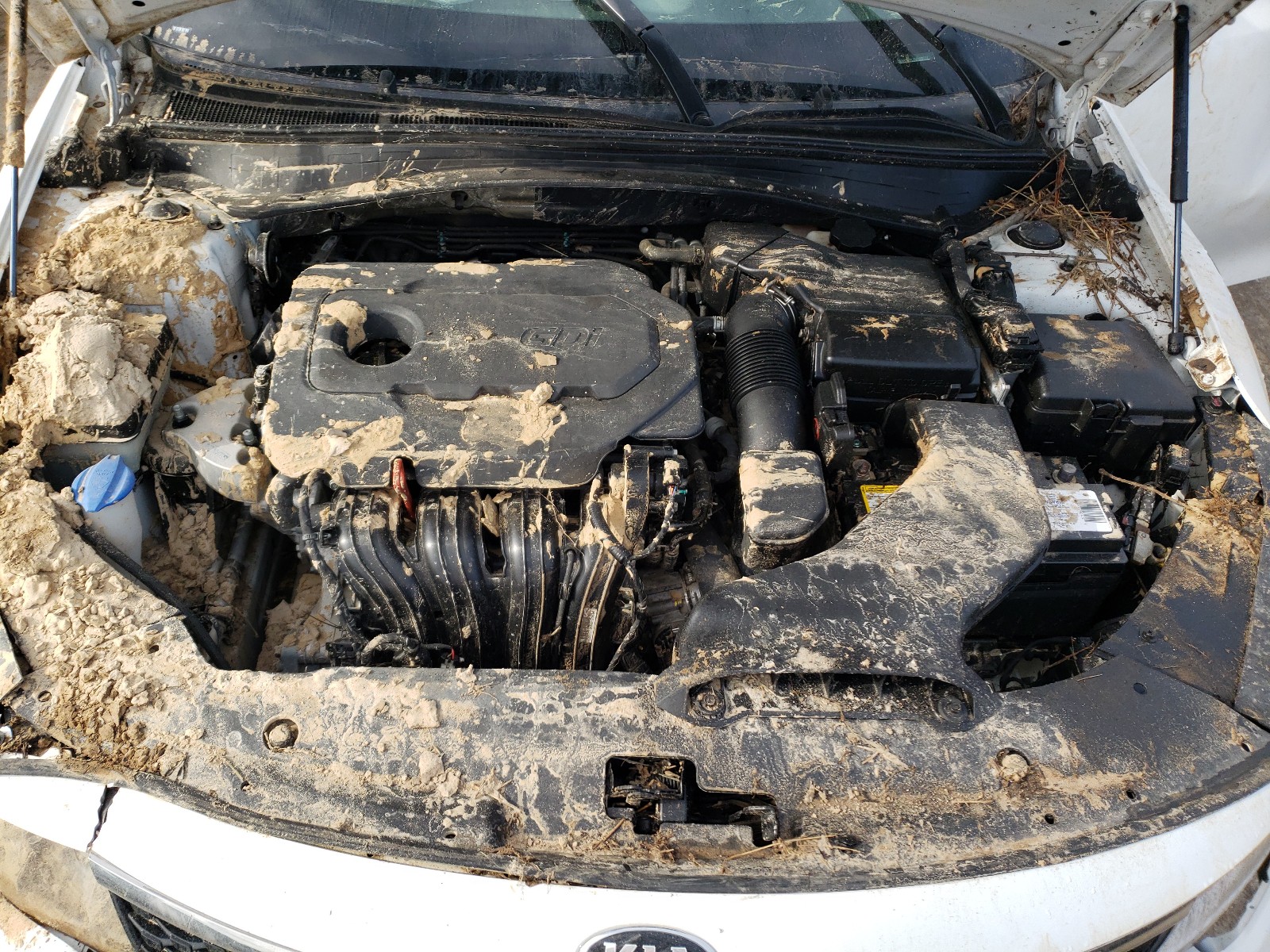 Photo 7 from auction – 2016 KIA OPTIMA LX with VIN 5XXGT4L35GG044779
