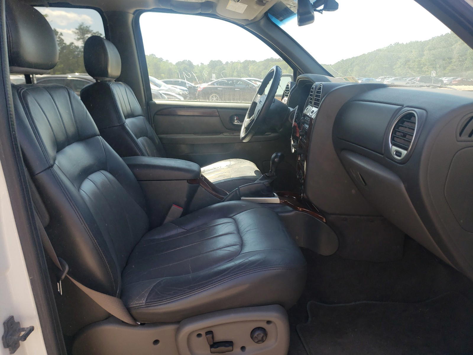 Photo 5 from auction – 2002 GMC ENVOY with VIN 1GKDT13S822460725