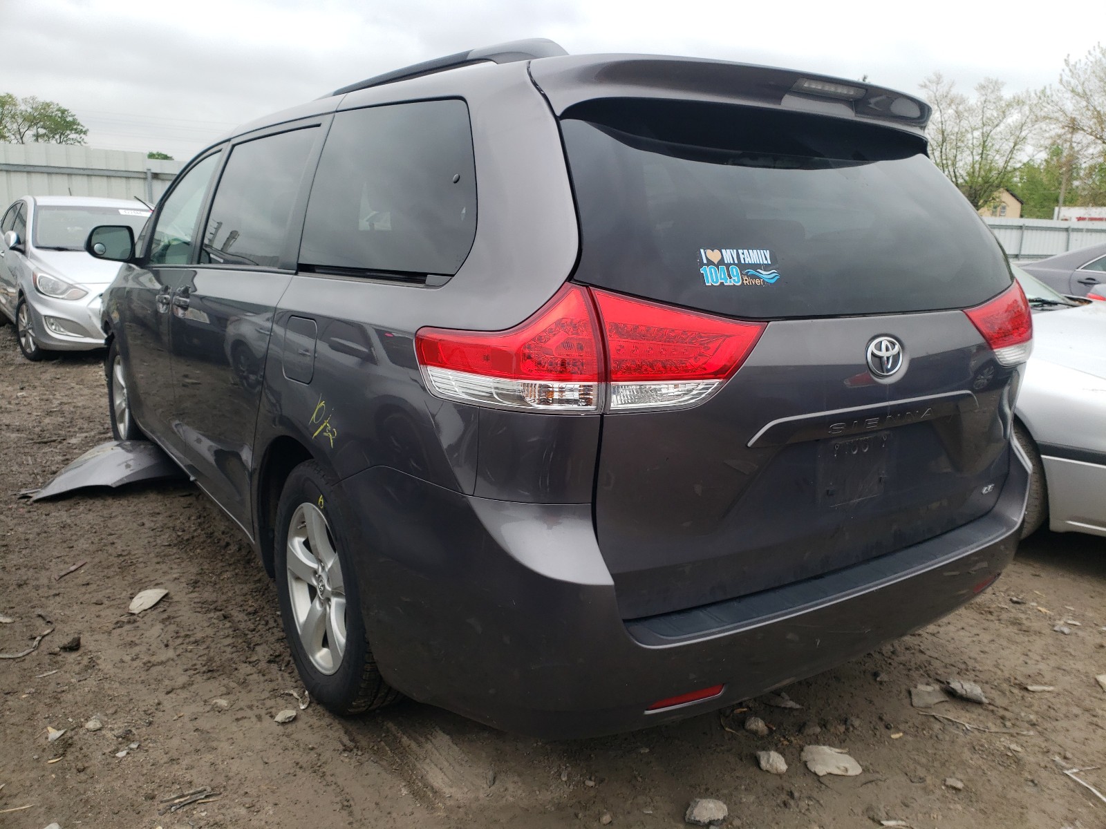 Photo 3 from auction – 2014 TOYOTA SIENNA LE with VIN 5TDKK3DCXES520431