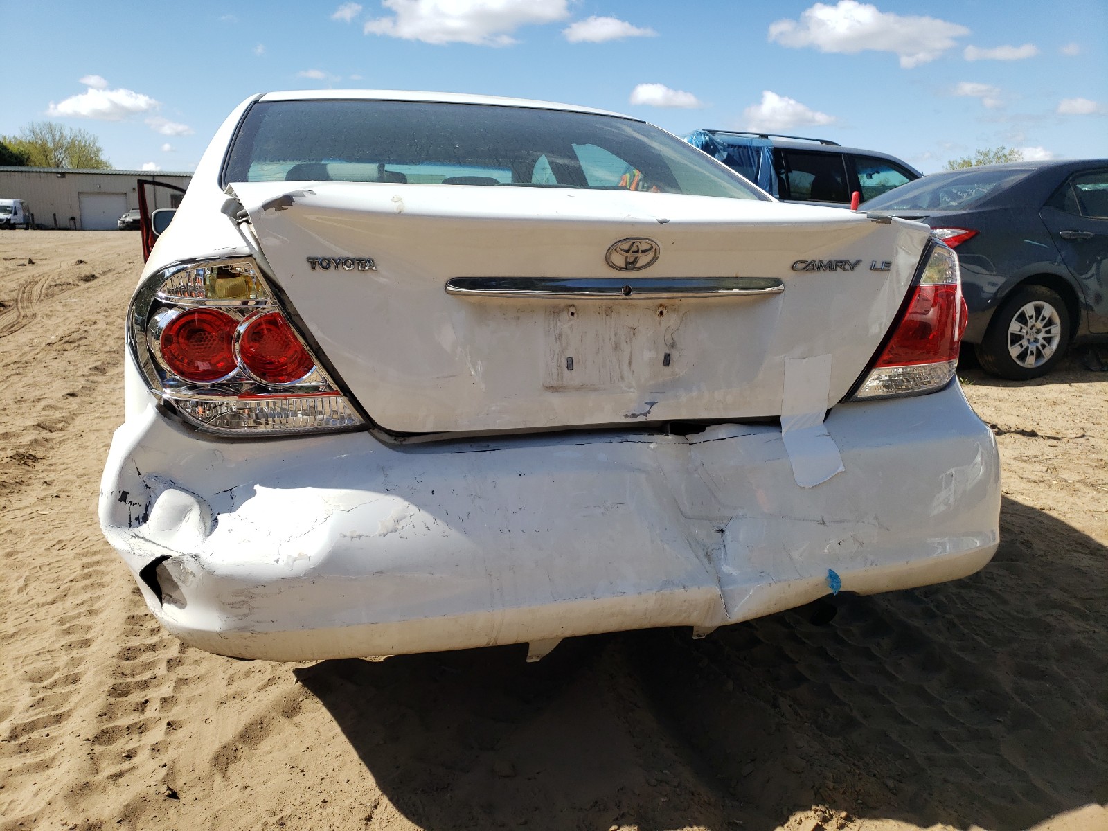 Photo 9 from auction – 2005 TOYOTA CAMRY LE with VIN 4T1BE32K65U402840
