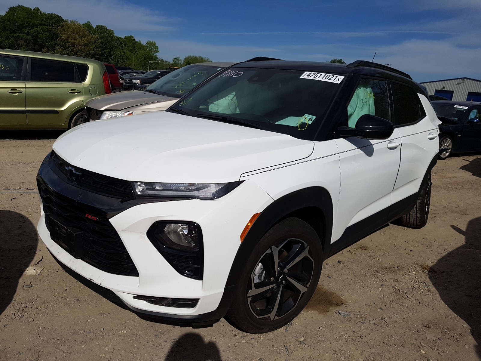 Photo 2 from auction – 2021 CHEVROLET TRAILBLAZE with VIN KL79MTSL8MB004566