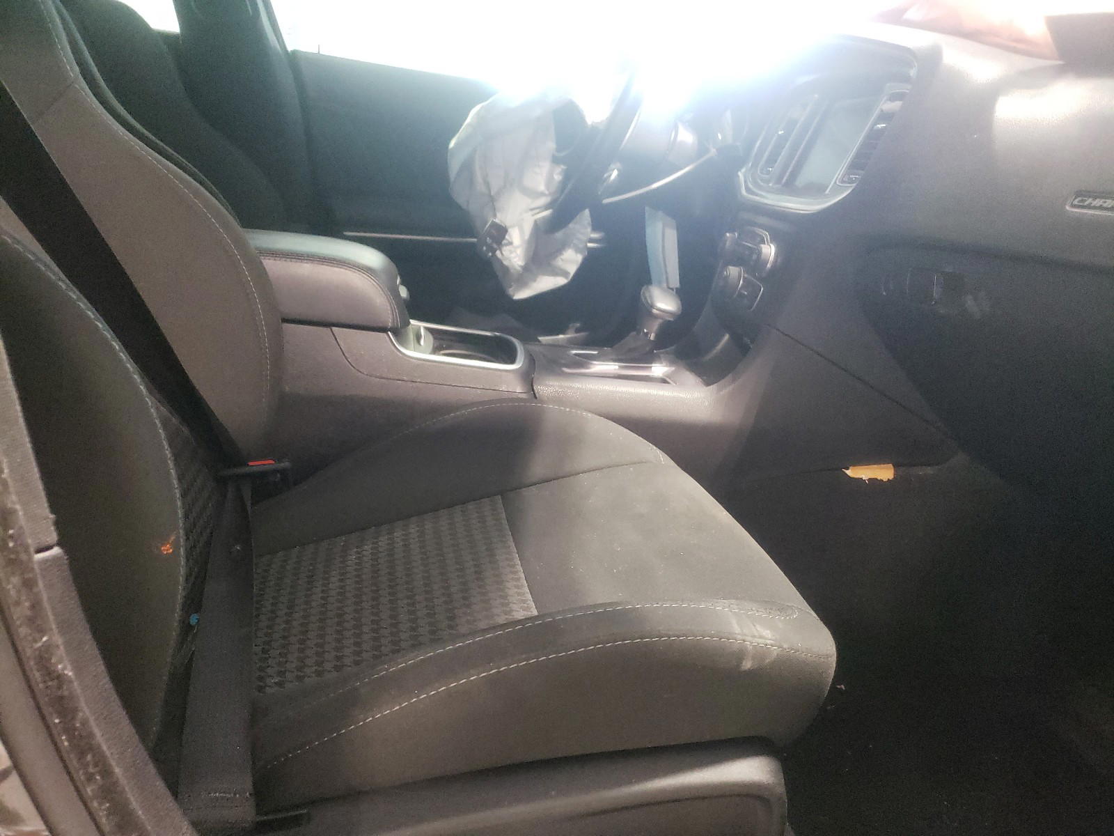 Photo 5 from auction – 2019 DODGE CHARGER R/ with VIN 2C3CDXCT4KH575656