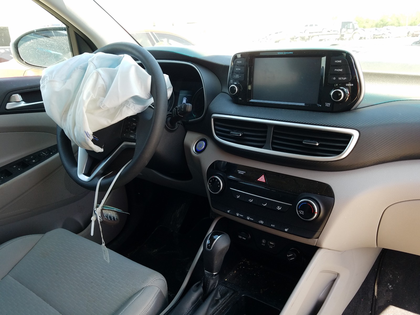 Photo 9 from auction – 2020 HYUNDAI TUCSON LIM with VIN KM8J3CA48LU231235