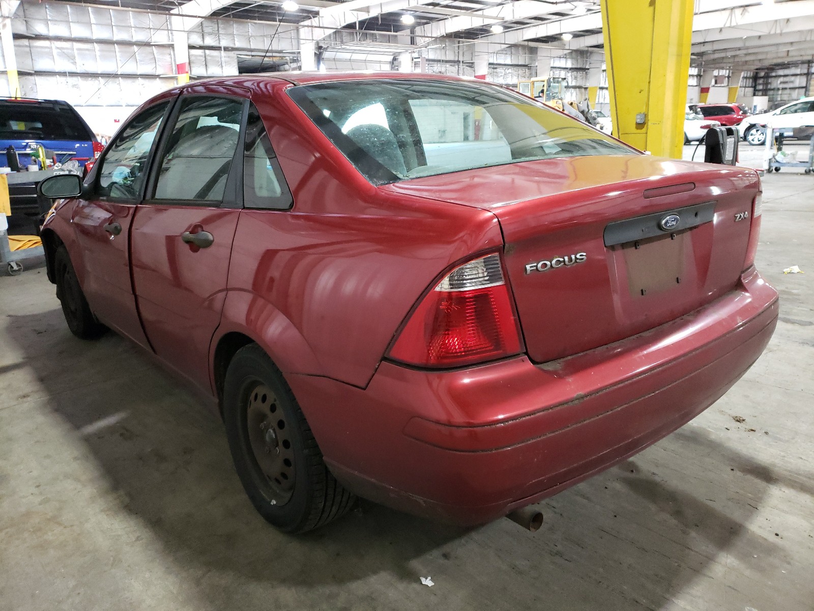 Photo 3 from auction – 2005 FORD FOCUS ZX4 with VIN 1FAFP34N45W237677