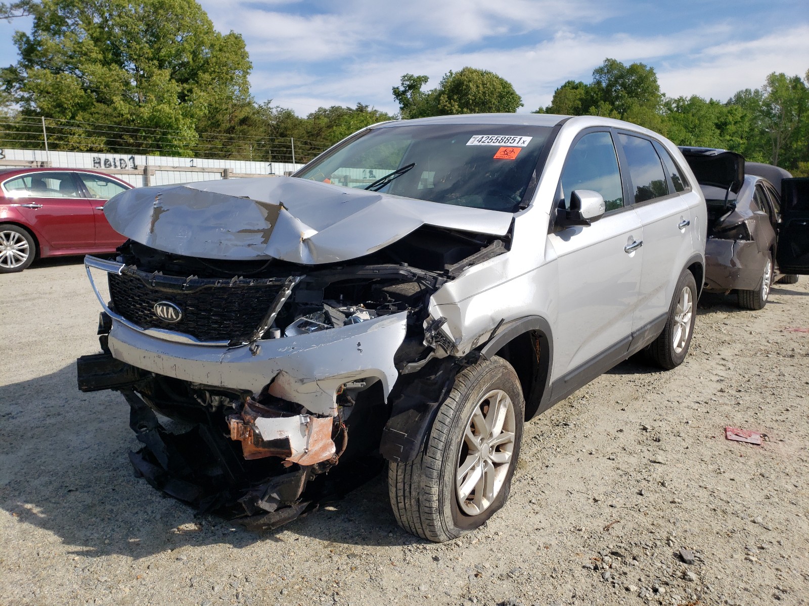 Photo 2 from auction – 2014 KIA SORENTO LX with VIN 5XYKT3A69EG507162